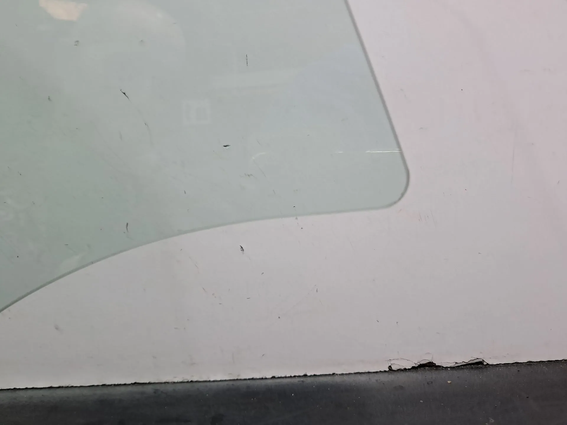 Vitre porte avant Droite AUDI Q3 Sportback (F3N) Imagem-3