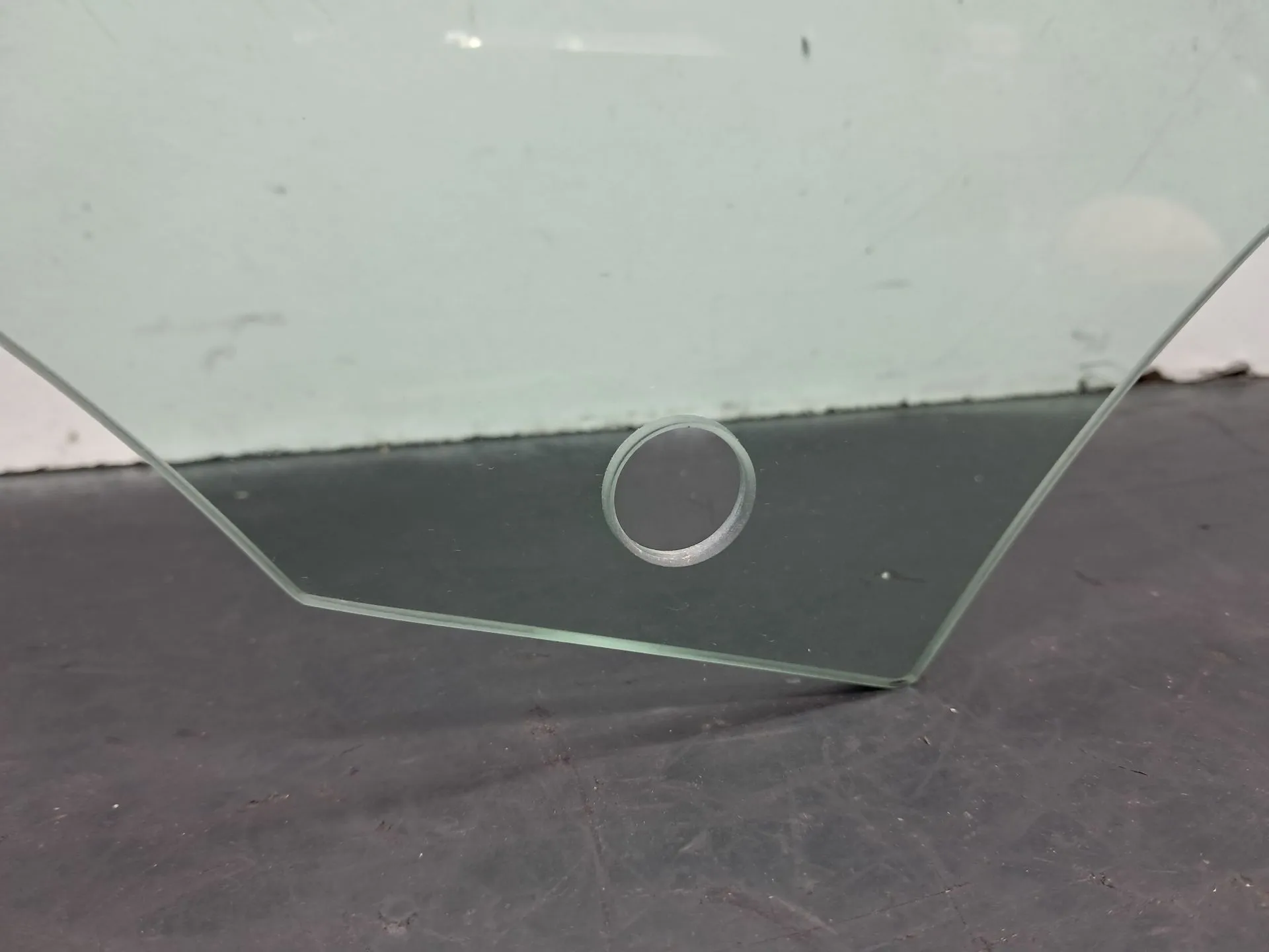 Left front door glass AUDI Q3 Sportback (F3N) Imagem-1