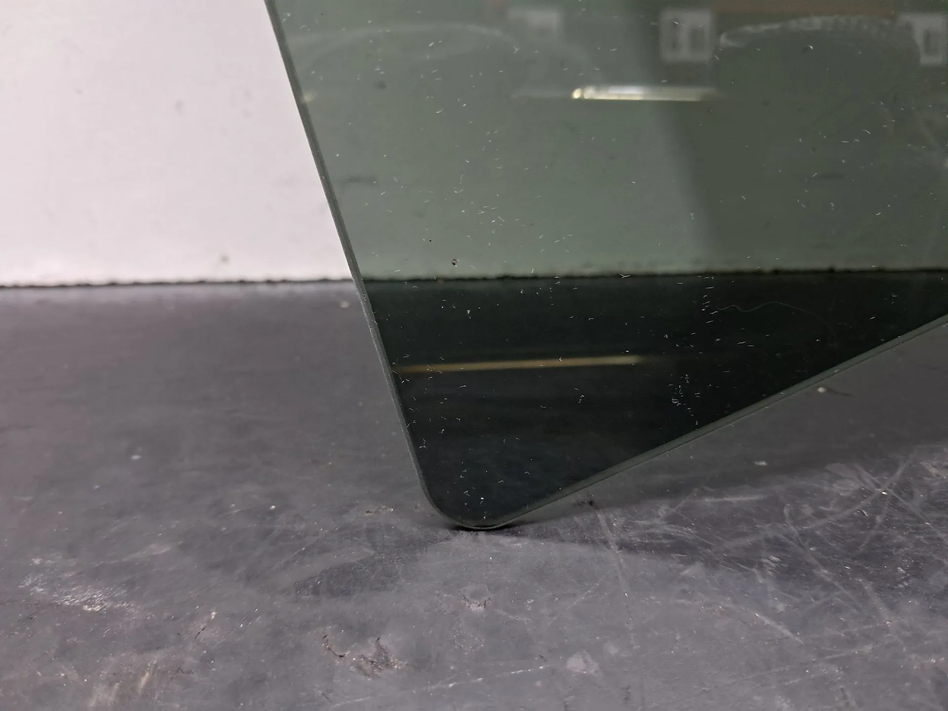 Vidrio puerta Trasero Izquierdo AUDI Q3 Sportback (F3N) Imagem-1