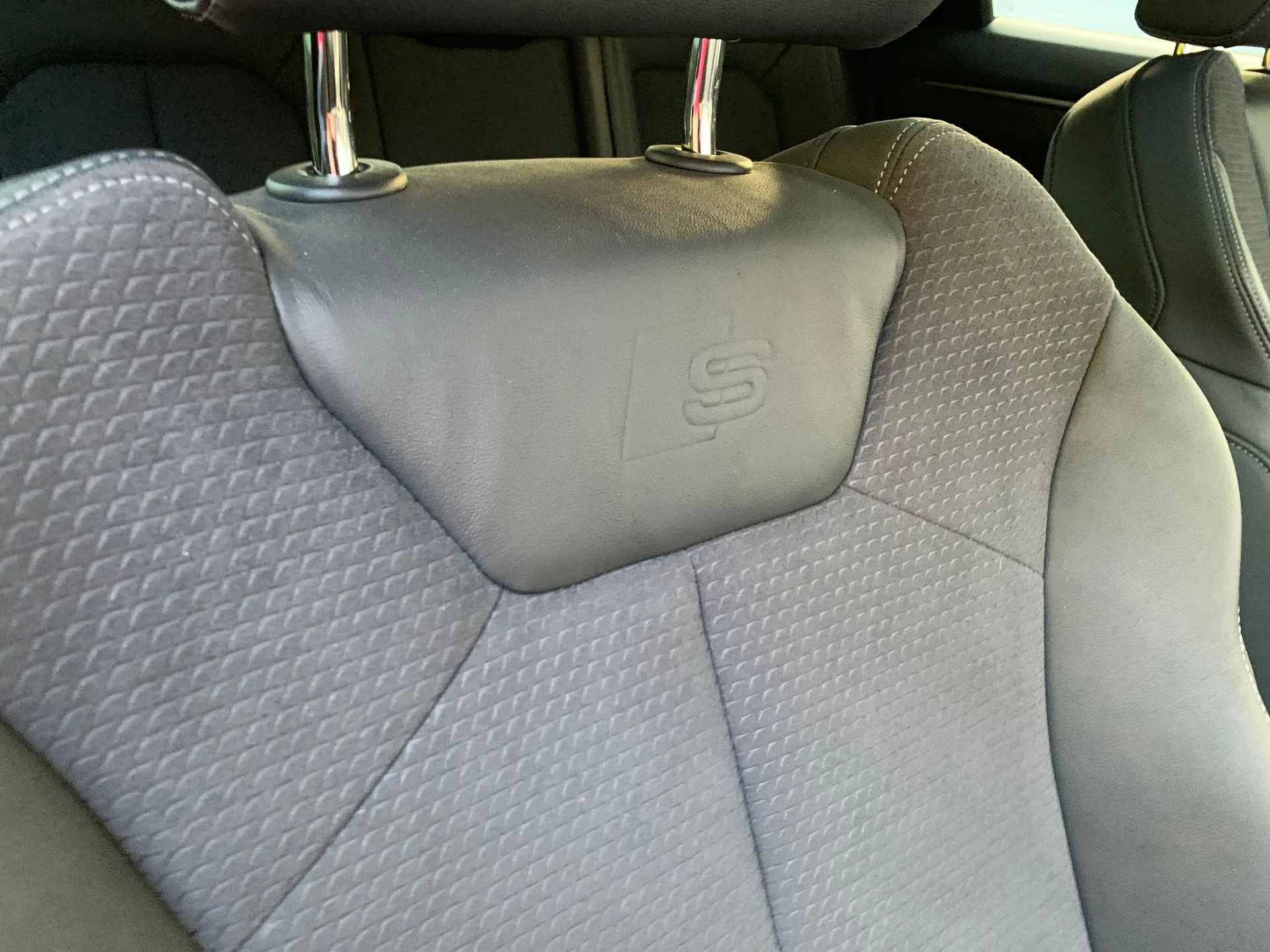 Conjunto de bancos AUDI Q3 Sportback (F3N) Imagem-1
