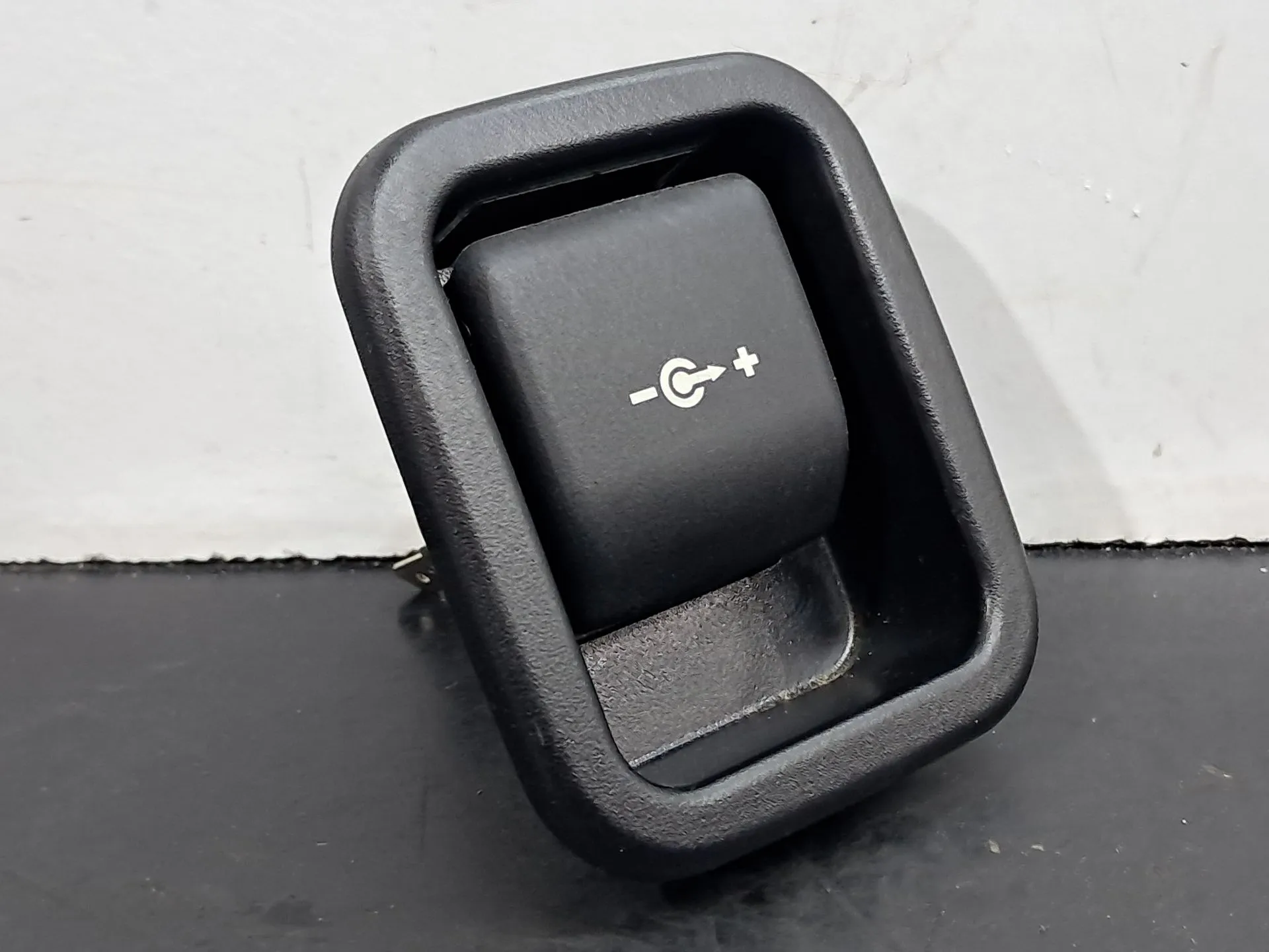 Tomada 12V BMW X4 (G02, F98)