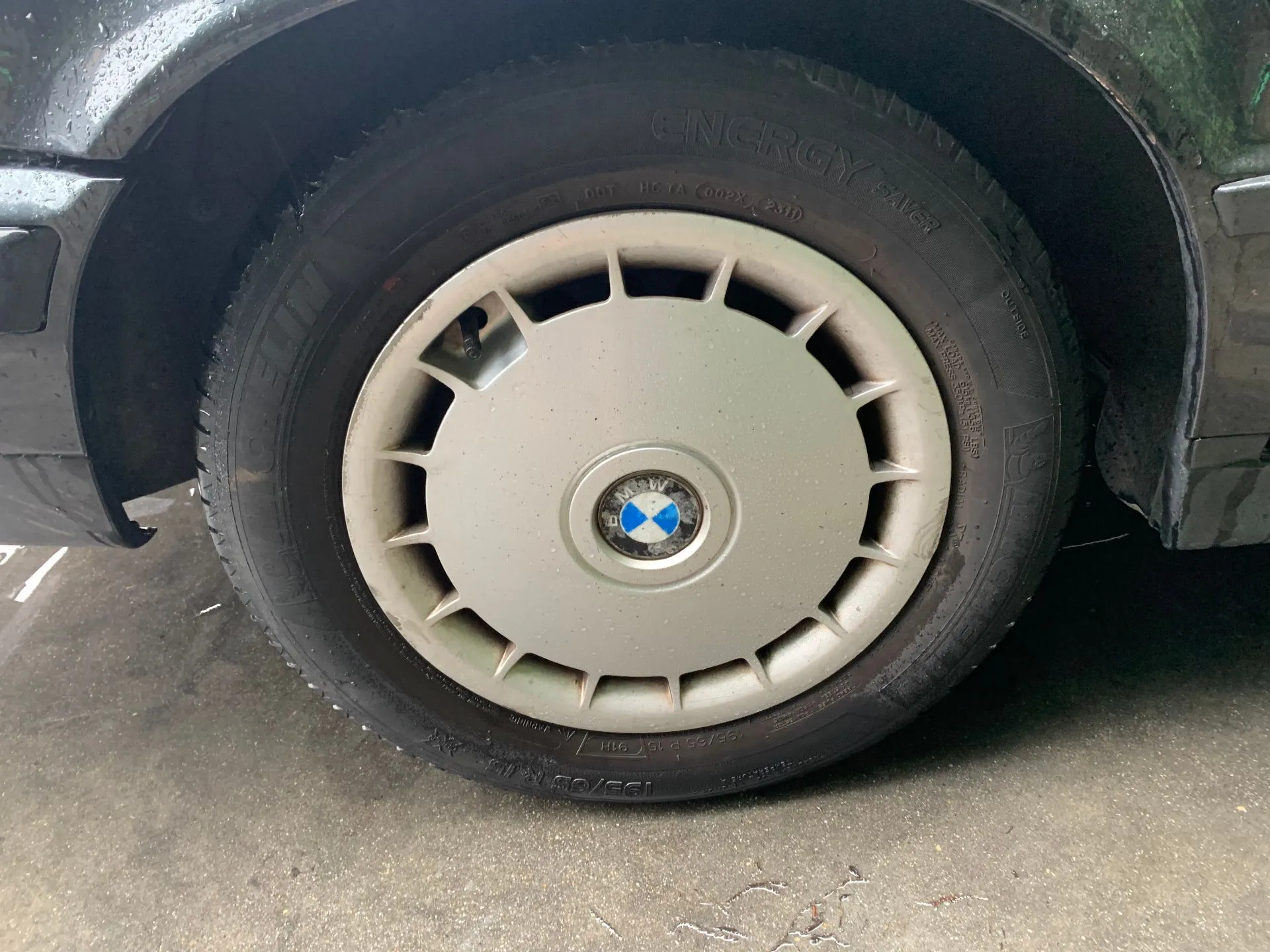 Enjoliveur de roue BMW 5 (E34)