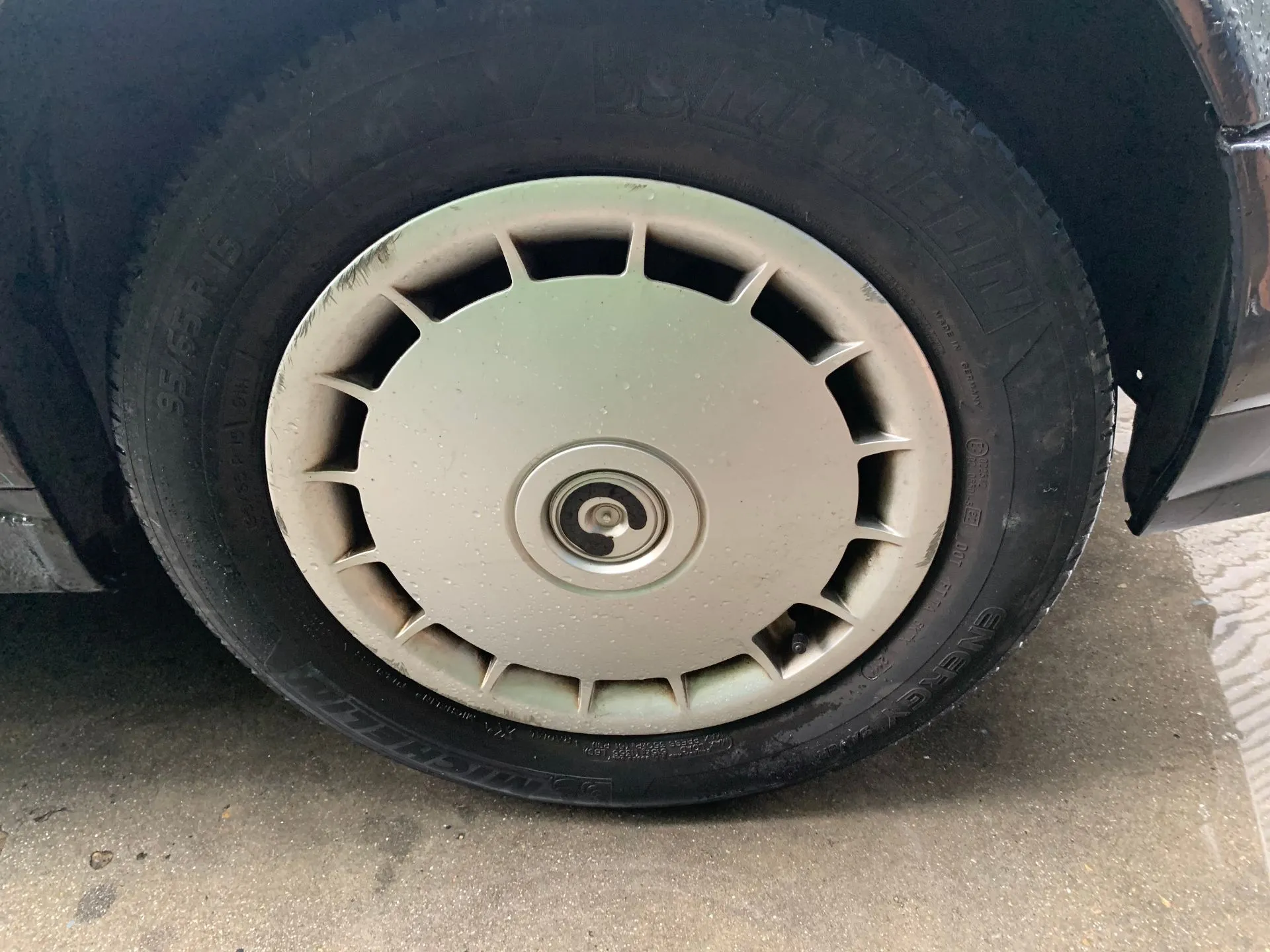 Enjoliveur de roue BMW 5 (E34)