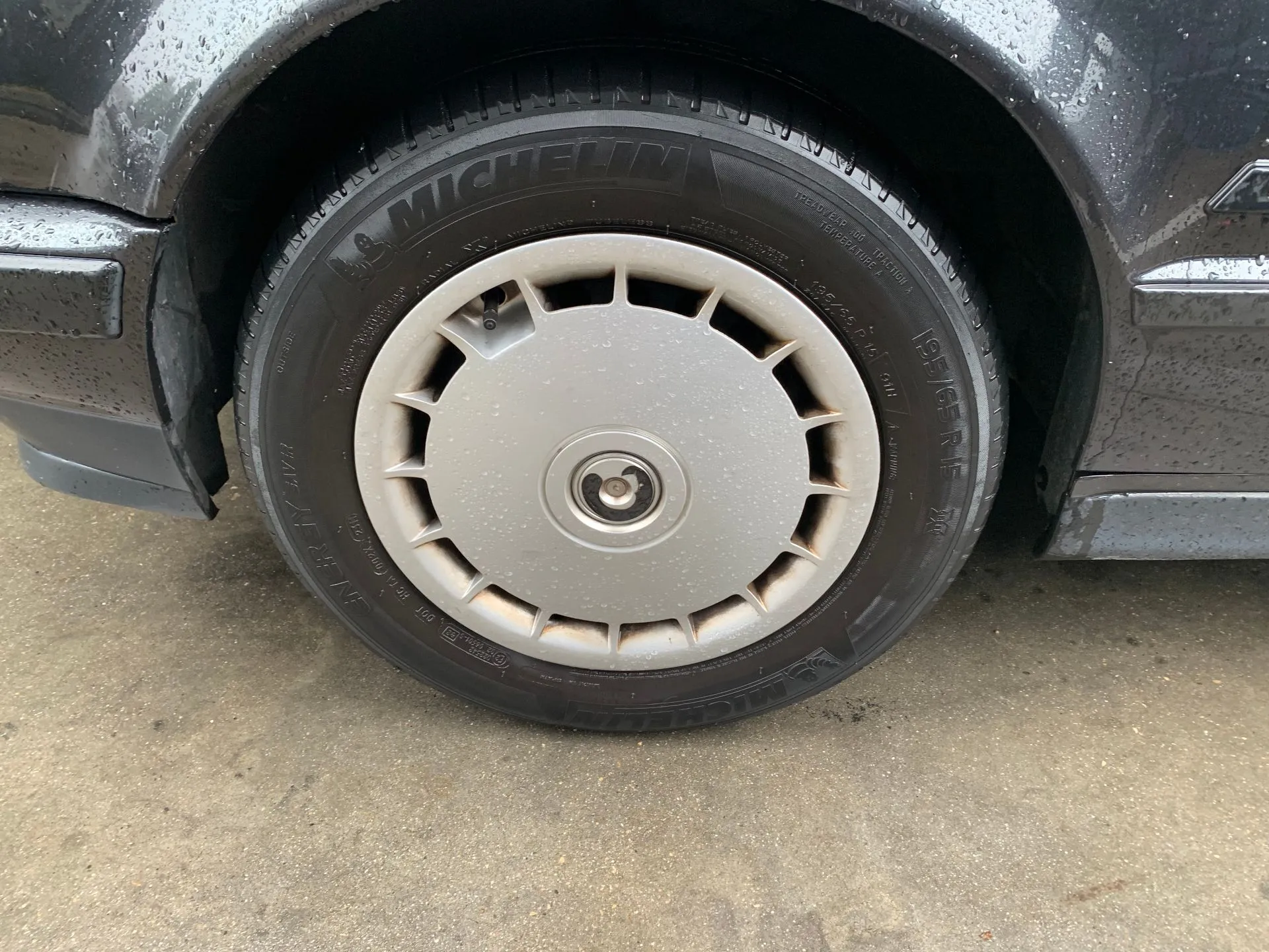 Enjoliveur de roue BMW 5 (E34)