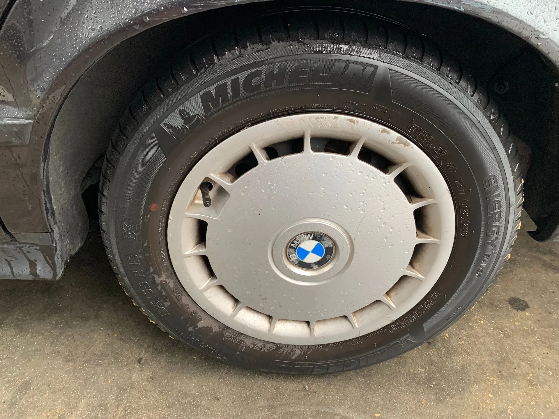 Enjoliveur de roue BMW 5 (E34)