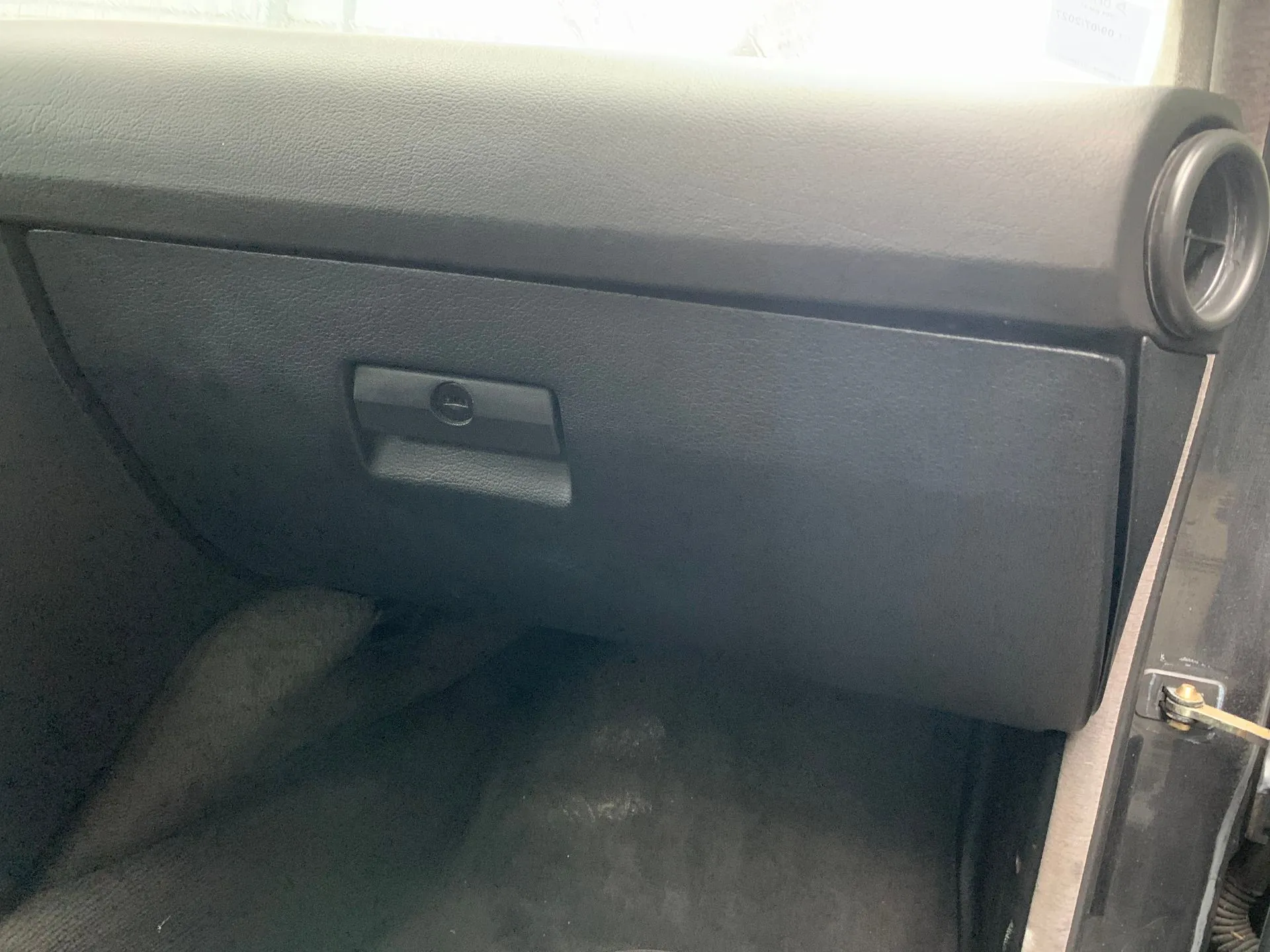 Boîte à gants BMW 5 (E34)