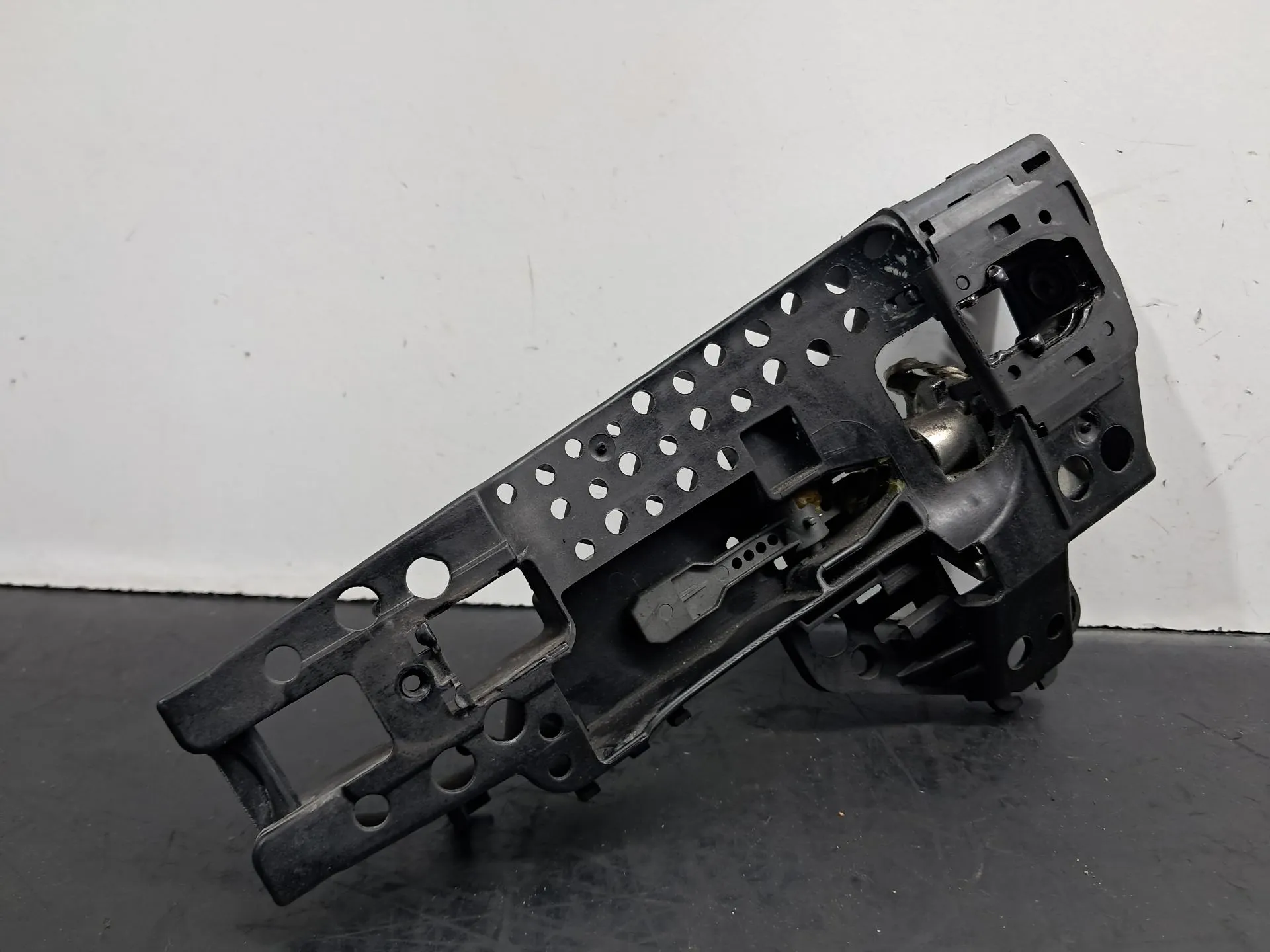 Soporte Manija puerta Trasera Izquierda AUDI A1 Sportback (8XA, 8XF)