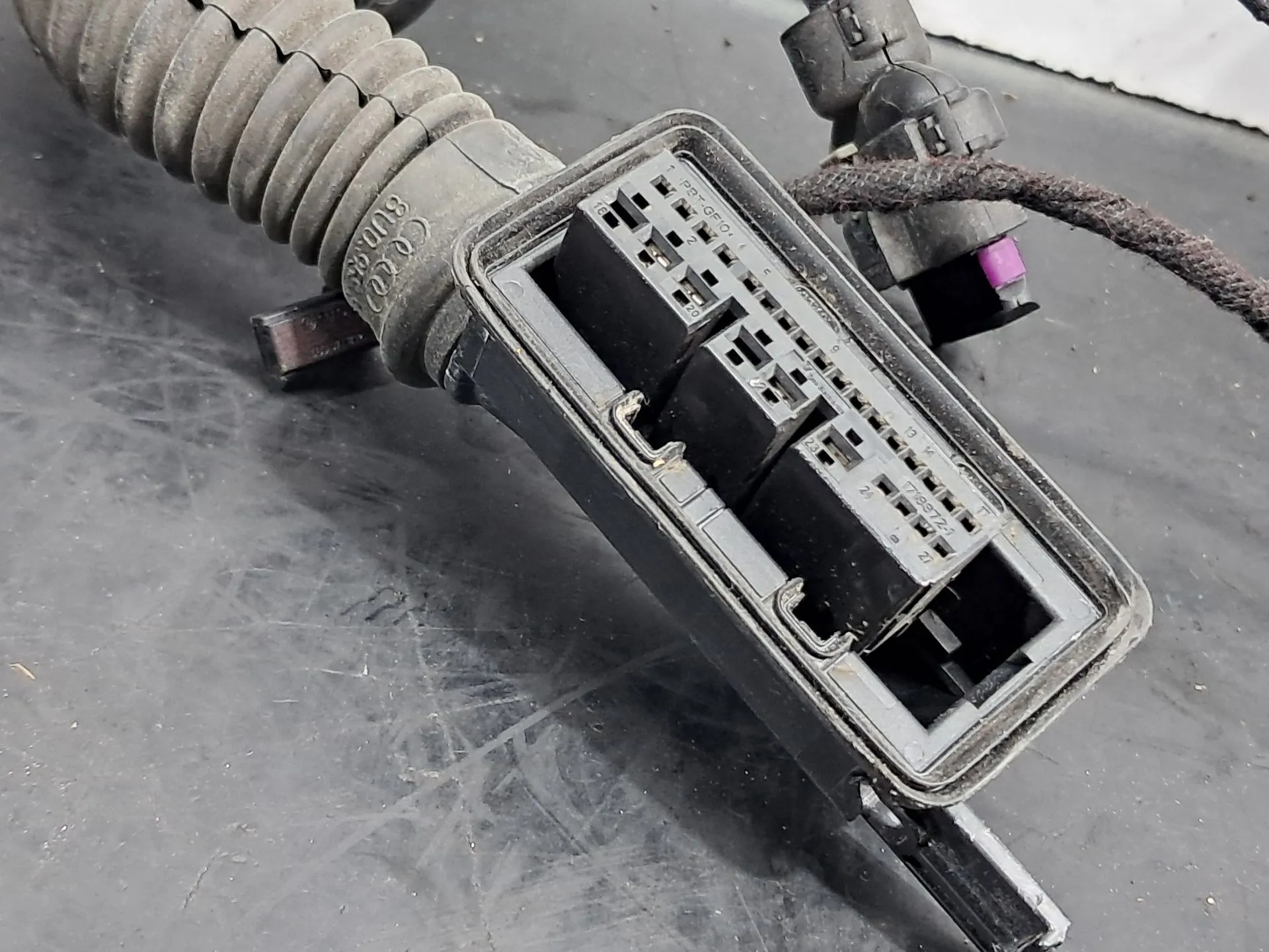 Instalación eléctrica interior / cableado interior AUDI A1 Sportback (8XA, 8XF) Imagem-1