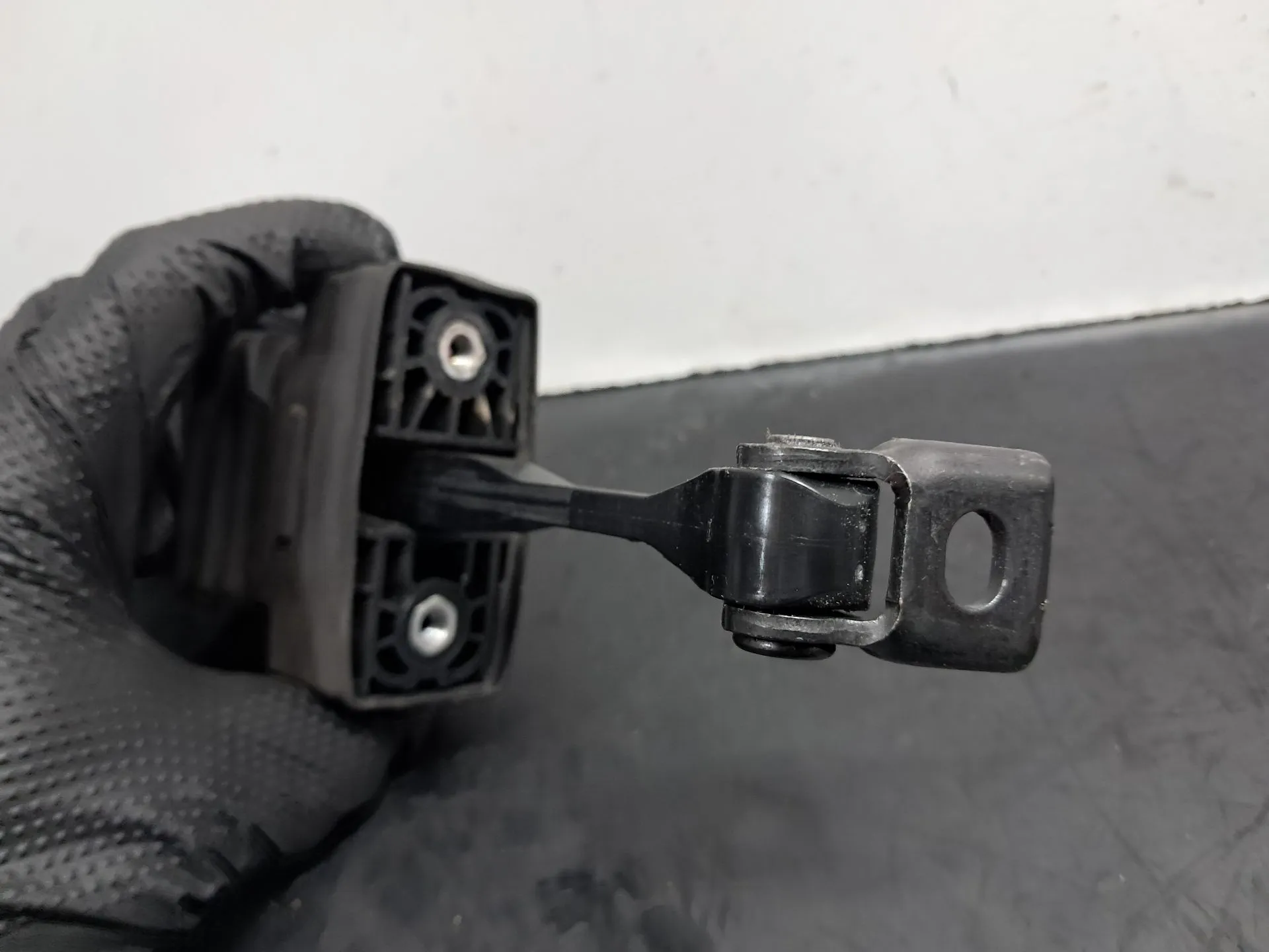 Limiteur de porte Arrière Gauche AUDI A1 Sportback (8XA, 8XF) Imagem-1