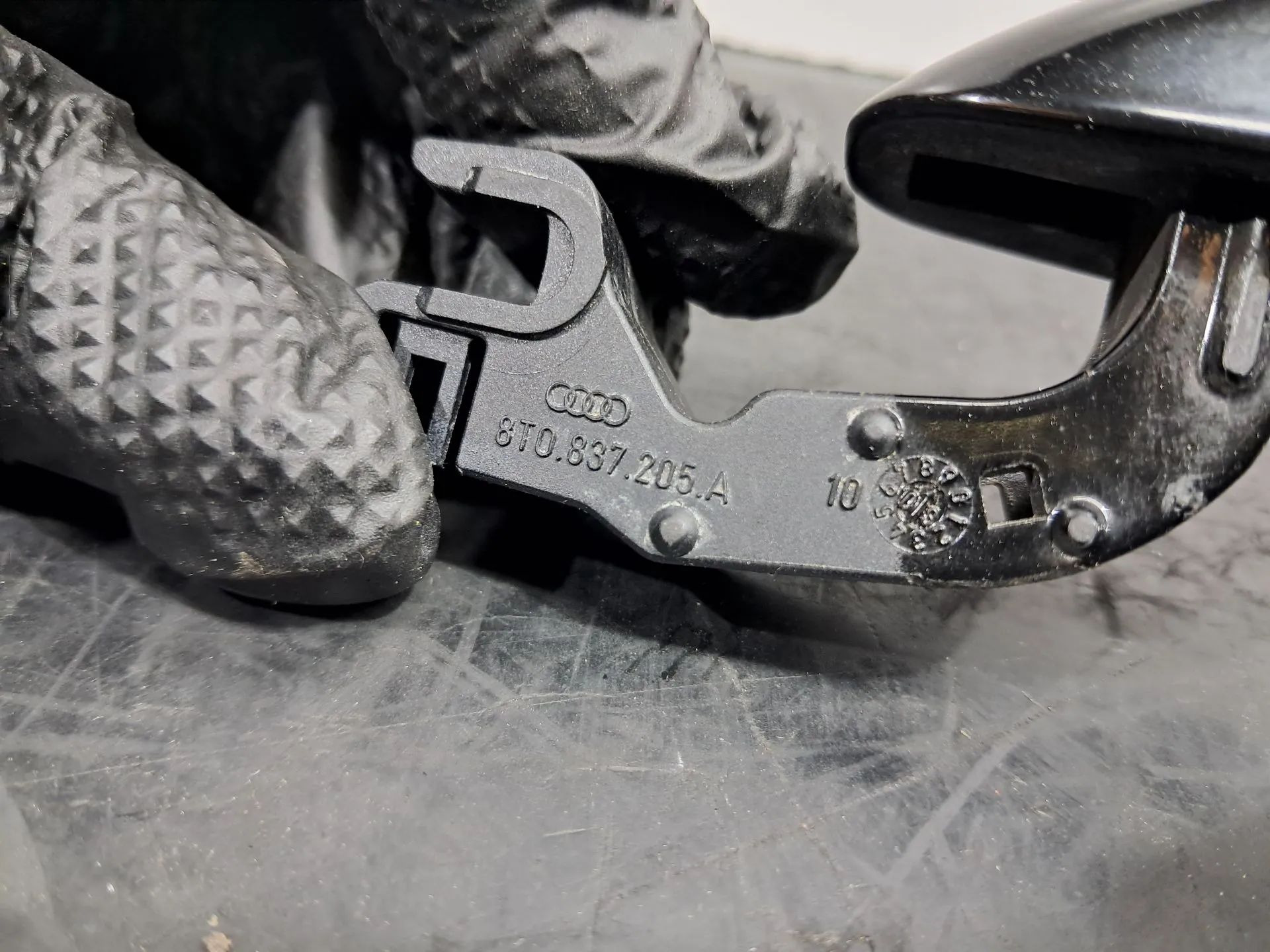 Poignée de porte arrière gauche AUDI A1 Sportback (8XA, 8XF) Imagem-5