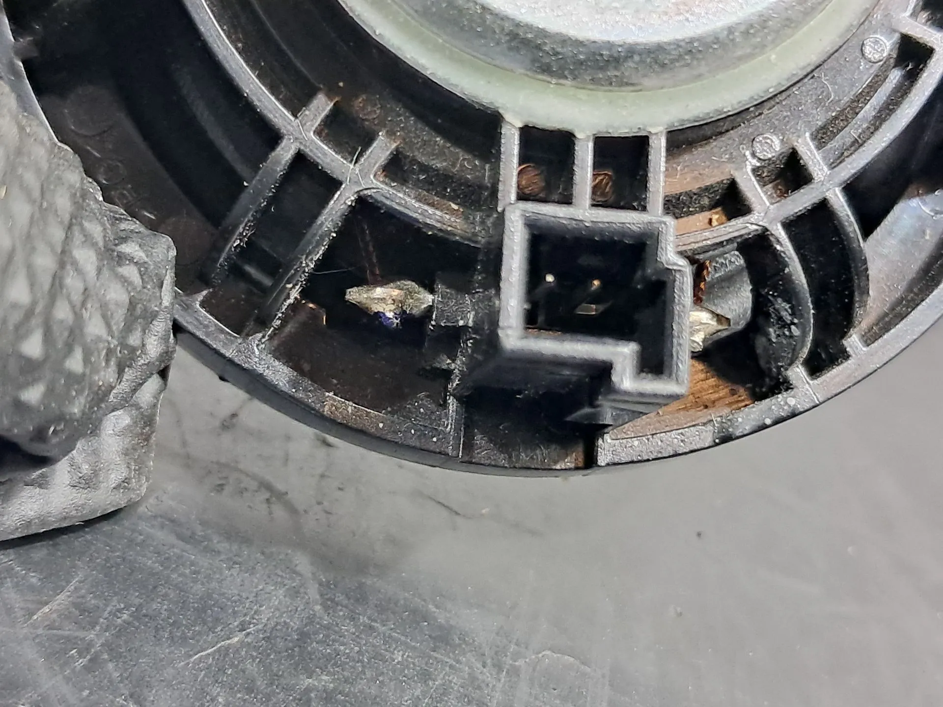 Colonne de son BMW X4 (G02, F98) Imagem-3