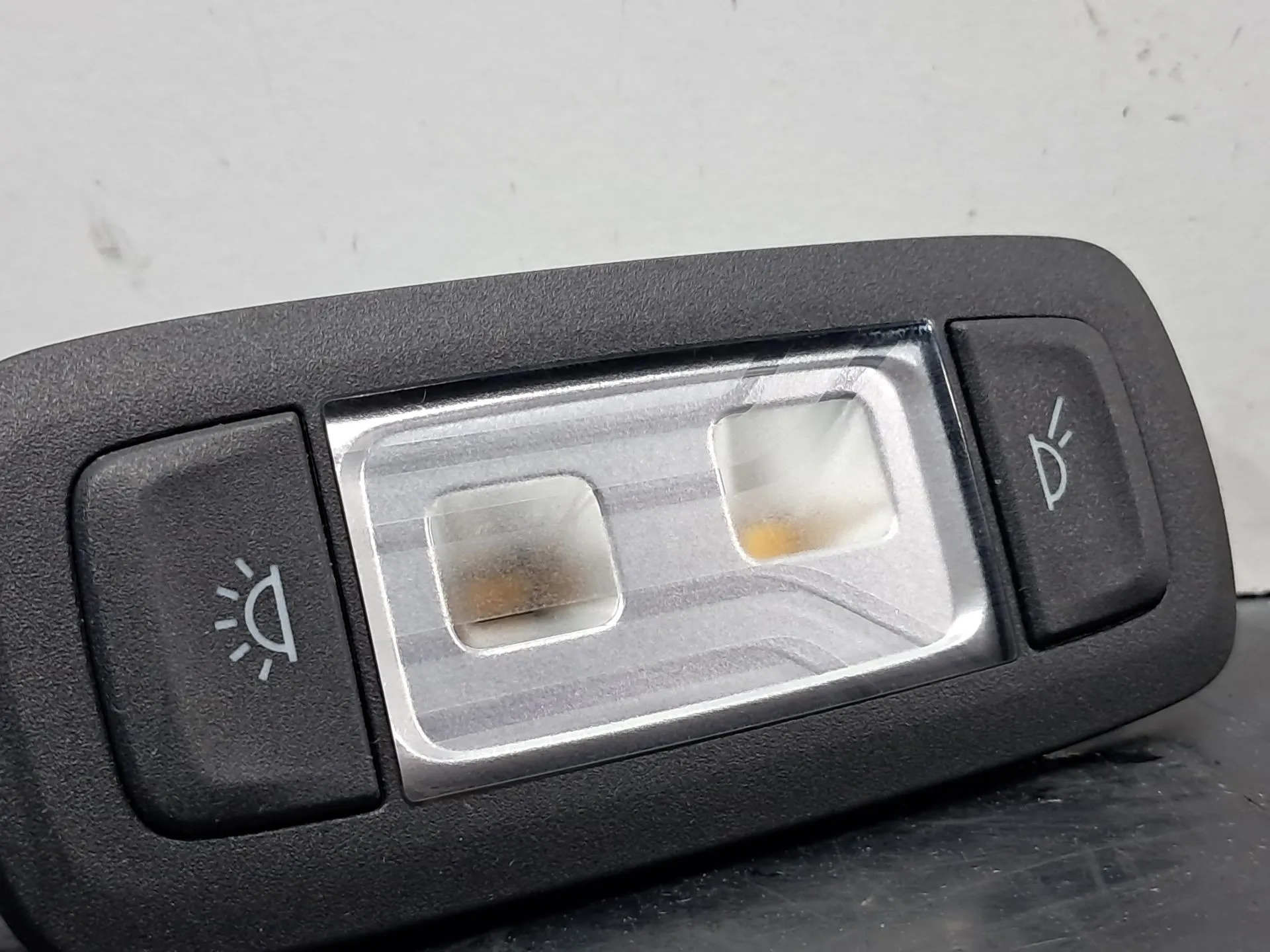 Plafonnier arrière BMW X4 (G02, F98) Imagem-1