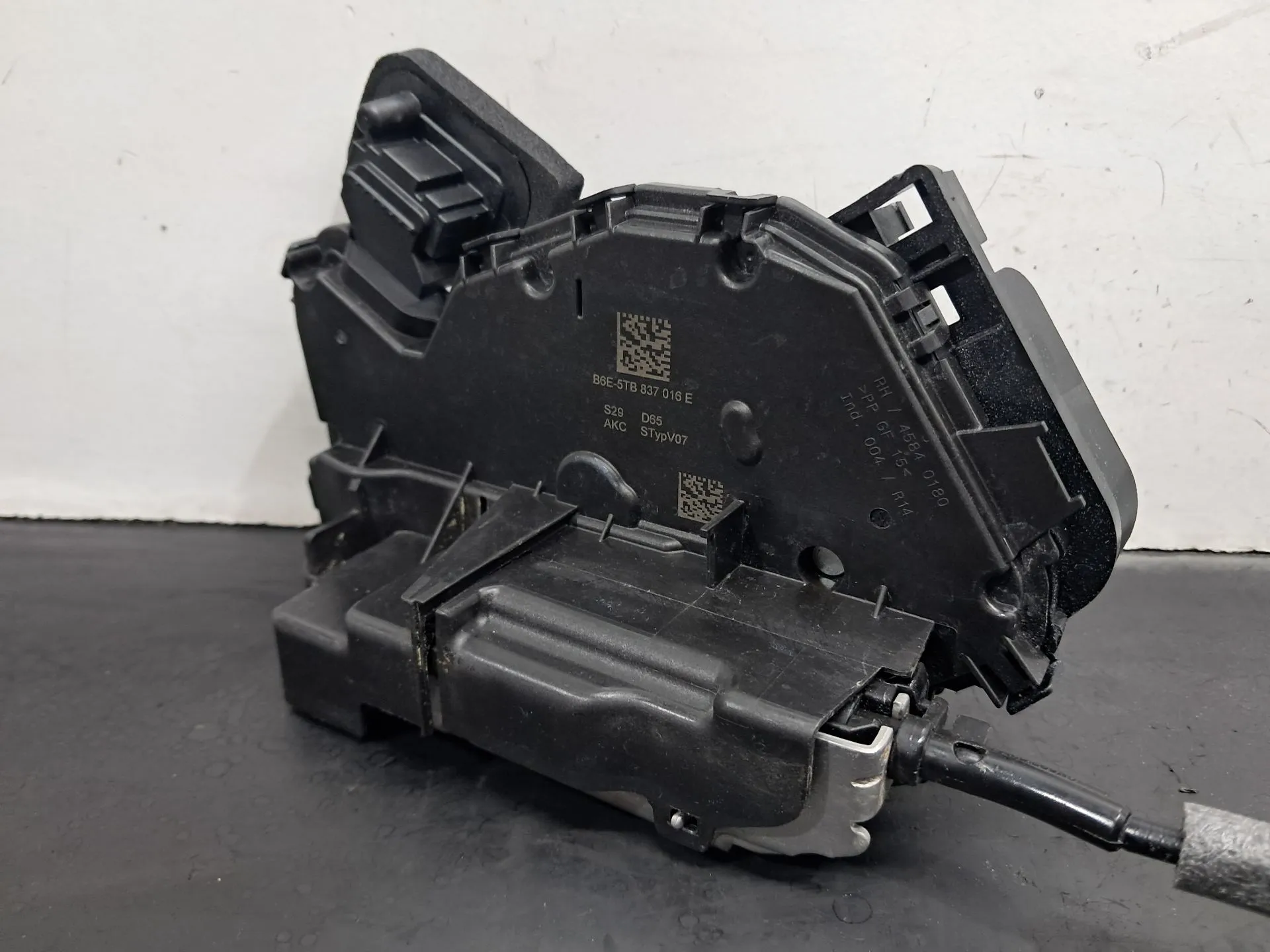 Cerradura / cierre puerta delantero derecho AUDI Q3 Sportback (F3N)