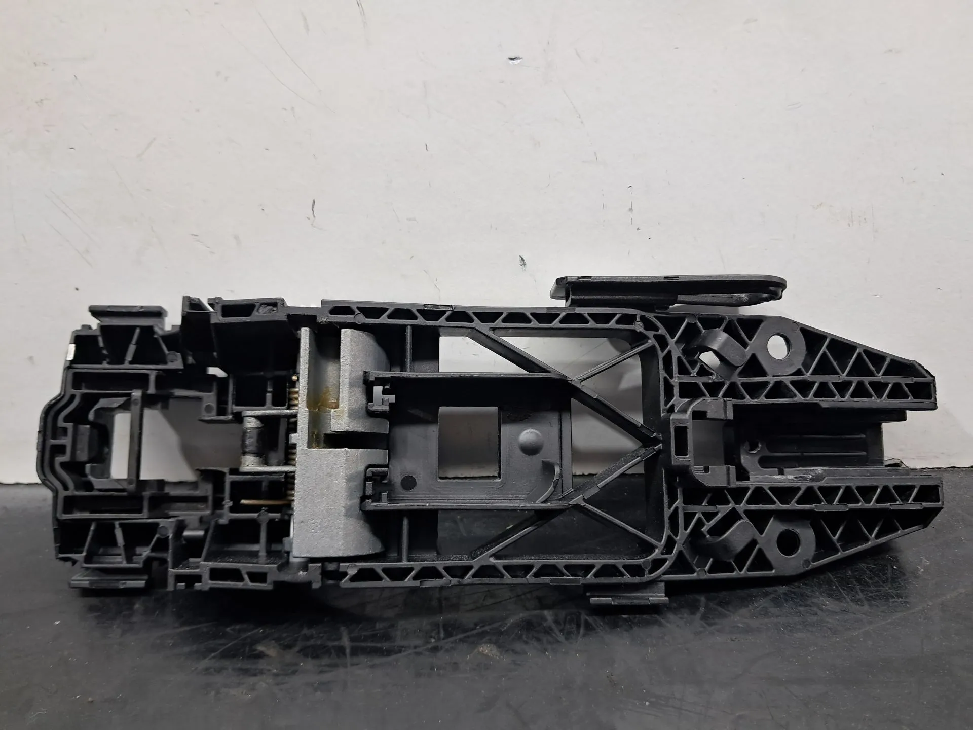 Support poignée porte avant Droite AUDI Q3 Sportback (F3N) Imagem-2