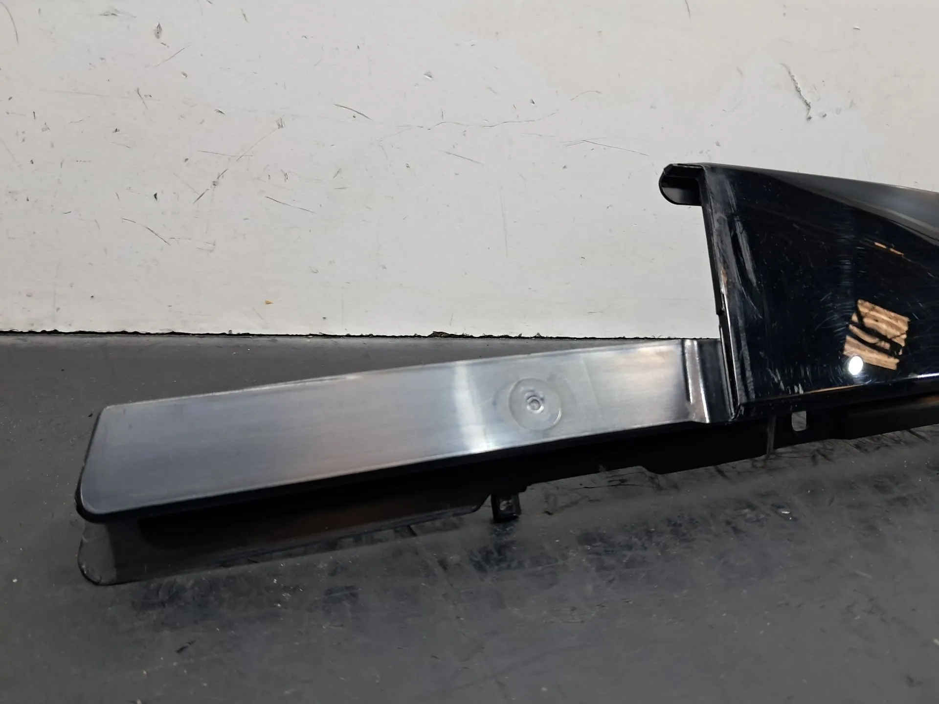 Moldura puerta delantera derecha AUDI Q3 Sportback (F3N) Imagem-1