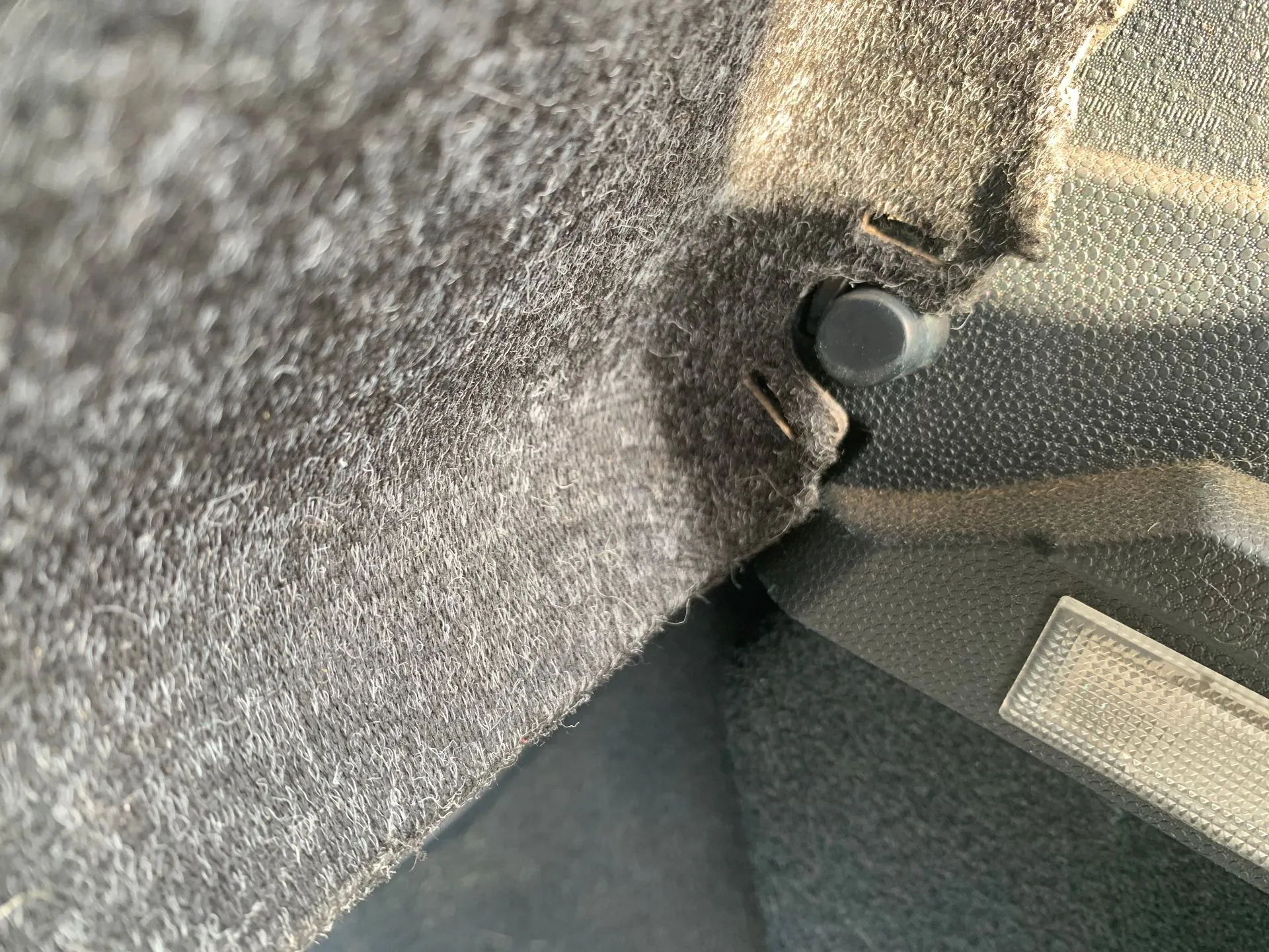 Chapeleira / tampo da mala FORD Ka (RU8) Imagem-3