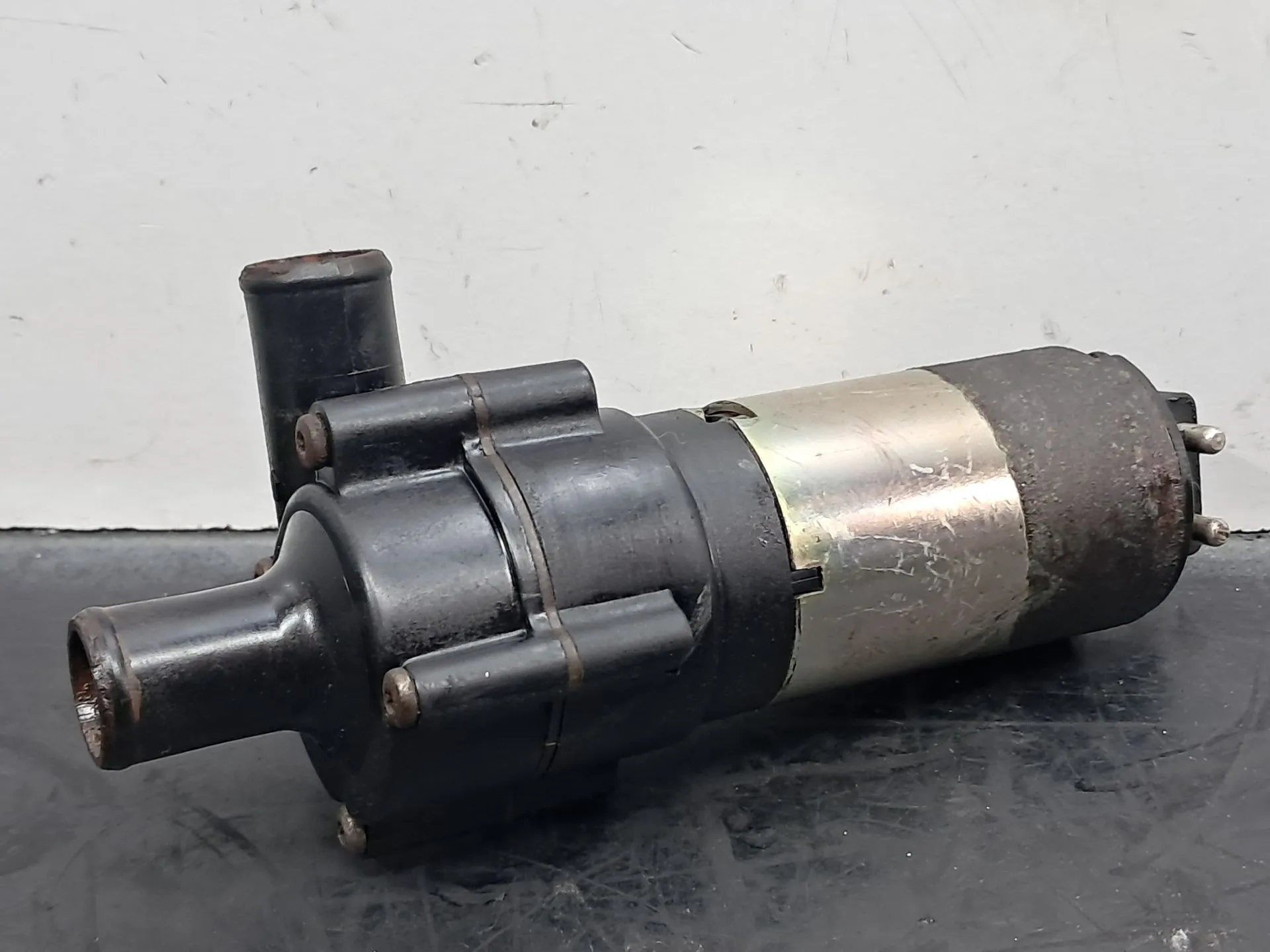 Bomba de água adicional MERCEDES-BENZ Classe C (W202) Imagem-1