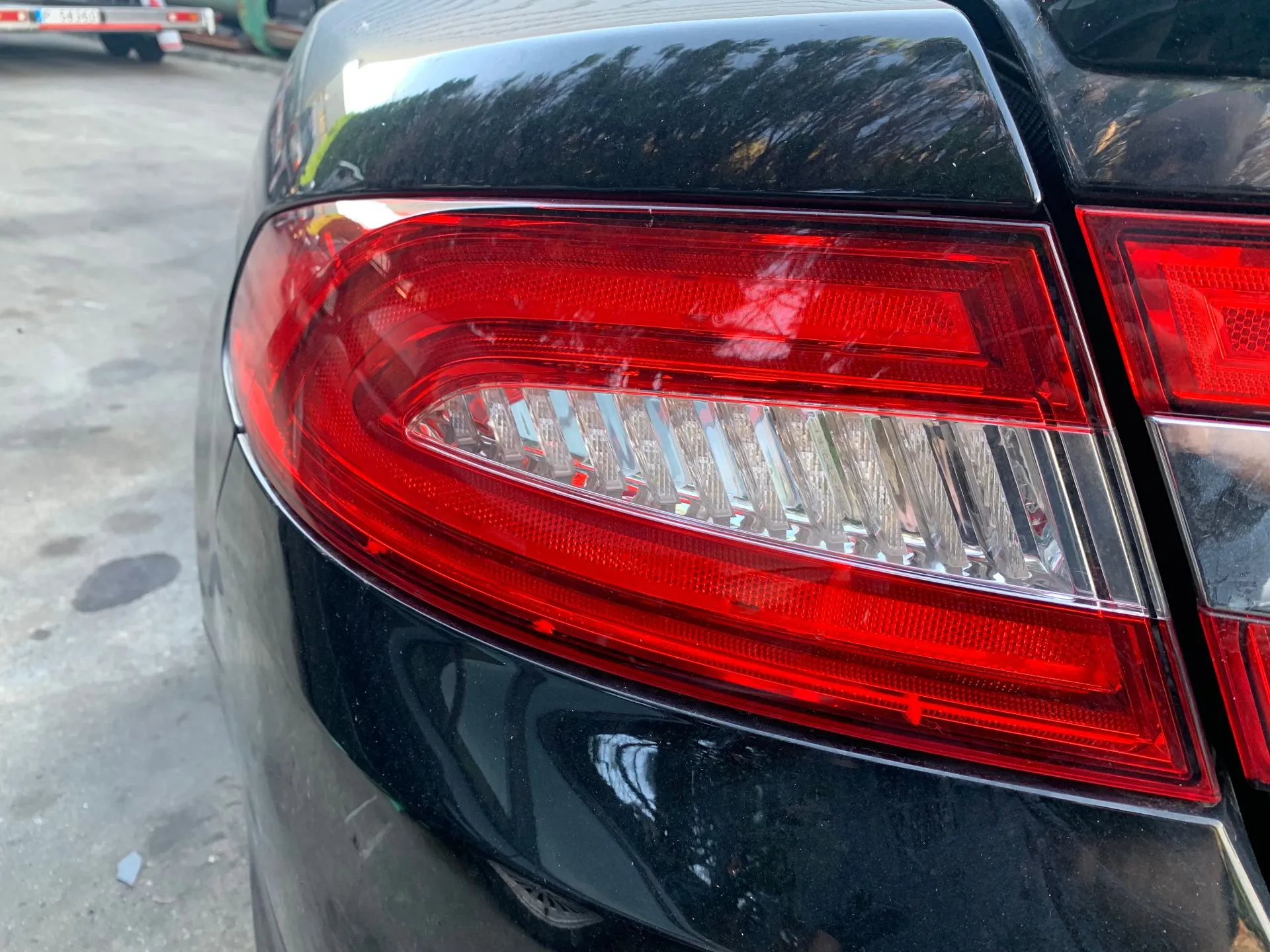 Left Tail light JAGUAR XF (X250)