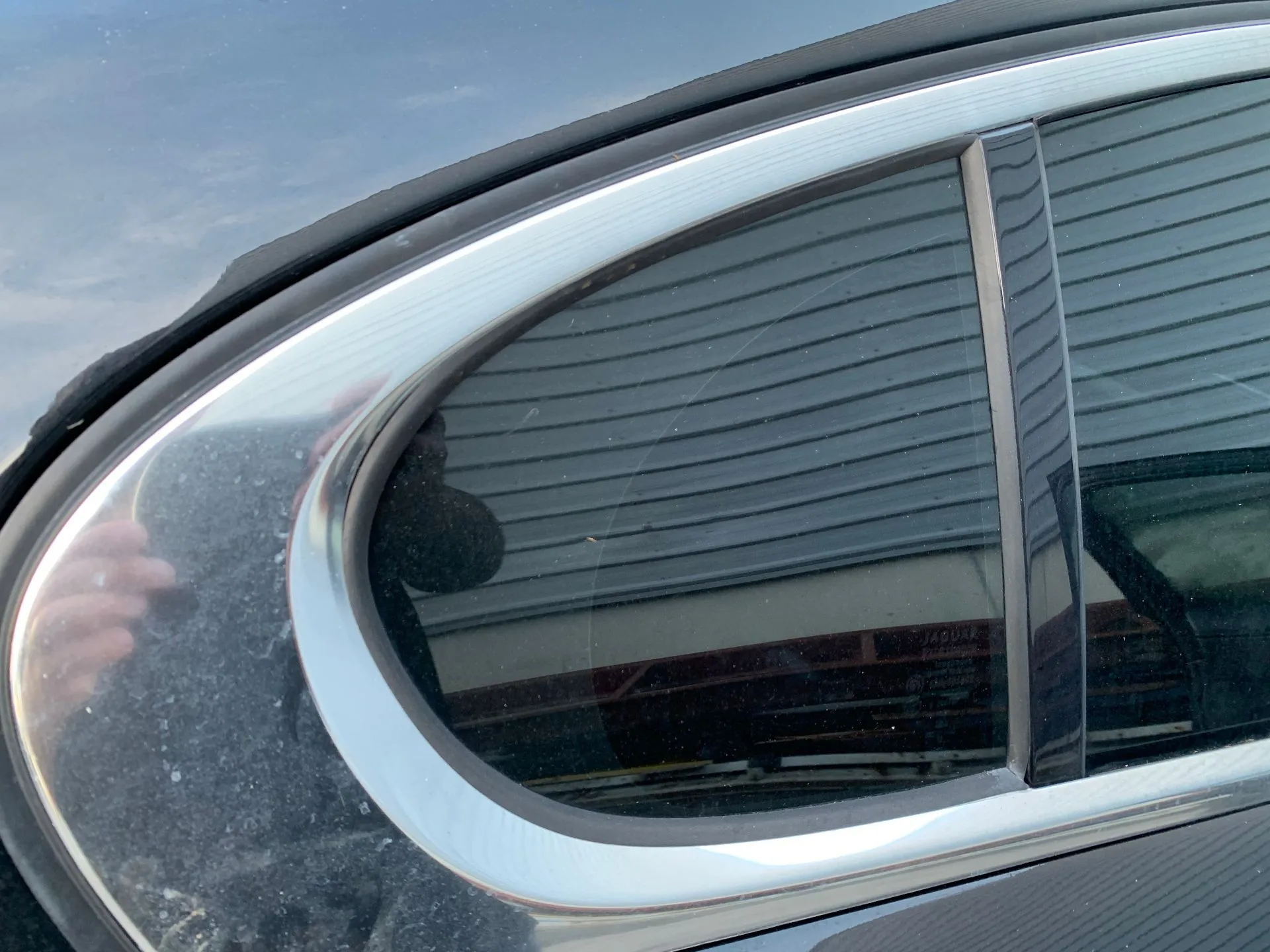 Right rear triangle window JAGUAR XF (X250) Imagem-1