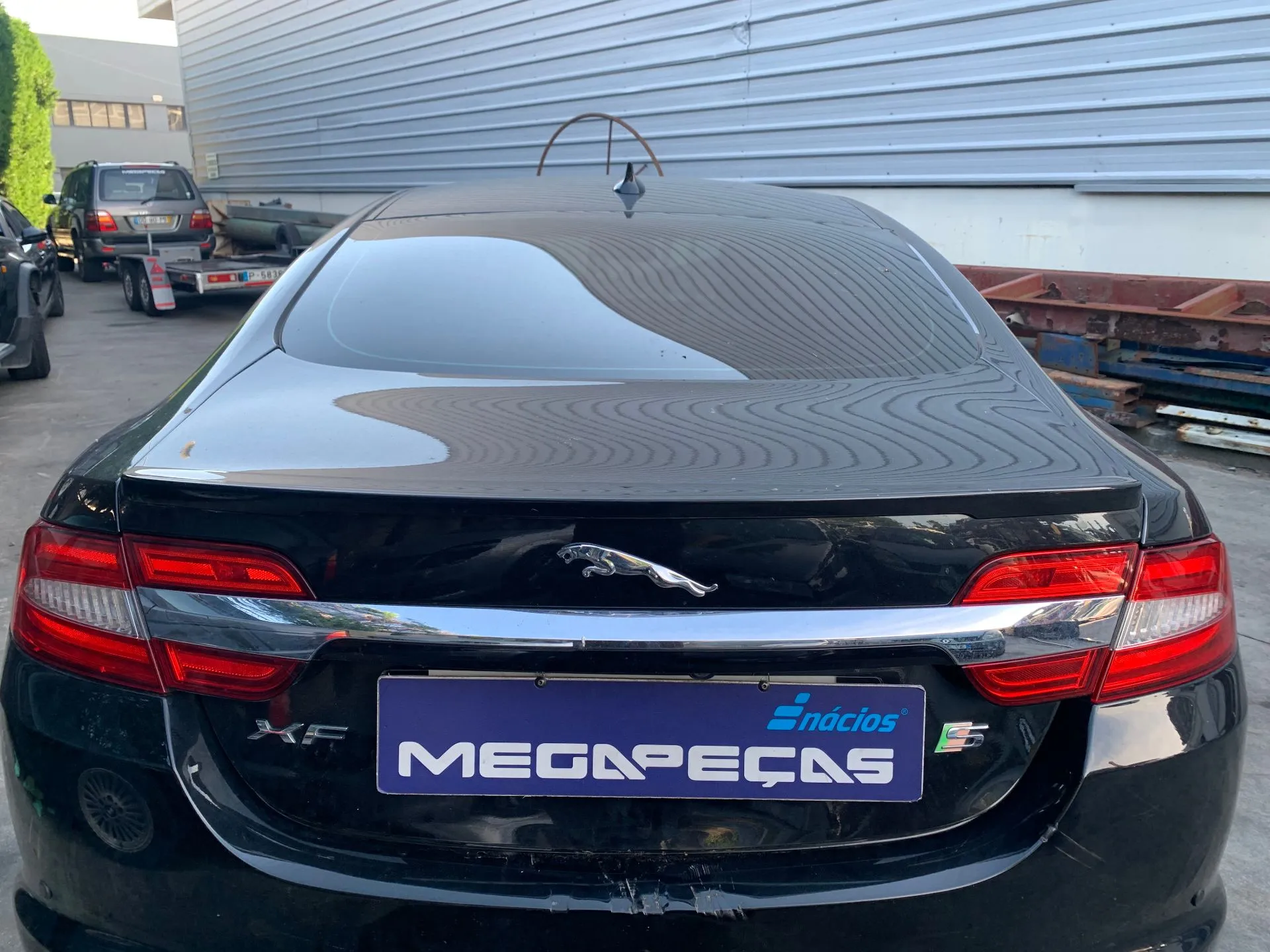 Tailgate / Trunk lid JAGUAR XF (X250)