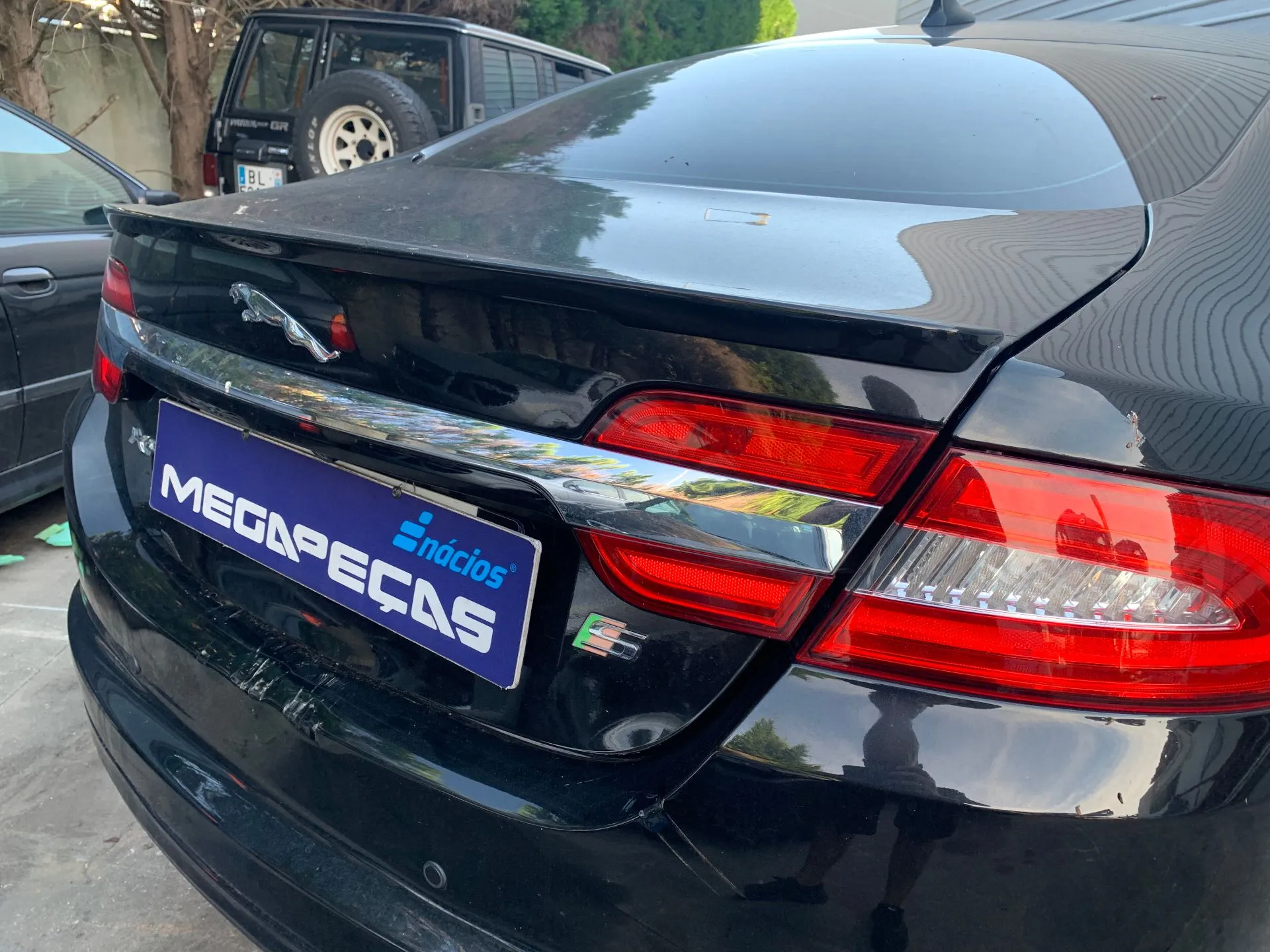 Tailgate / Trunk lid JAGUAR XF (X250) Imagem-1