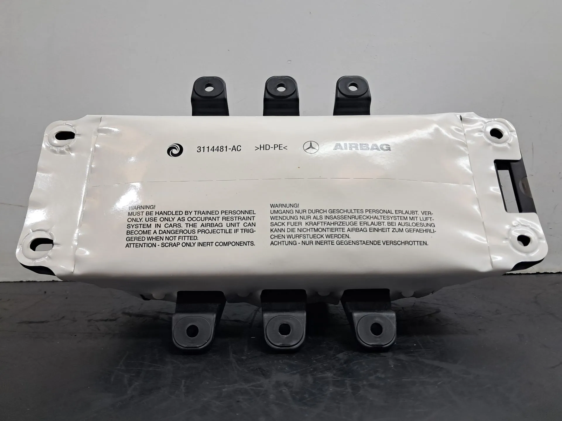 Airbag passageiro MERCEDES-BENZ Classe C (W206) Imagem-1