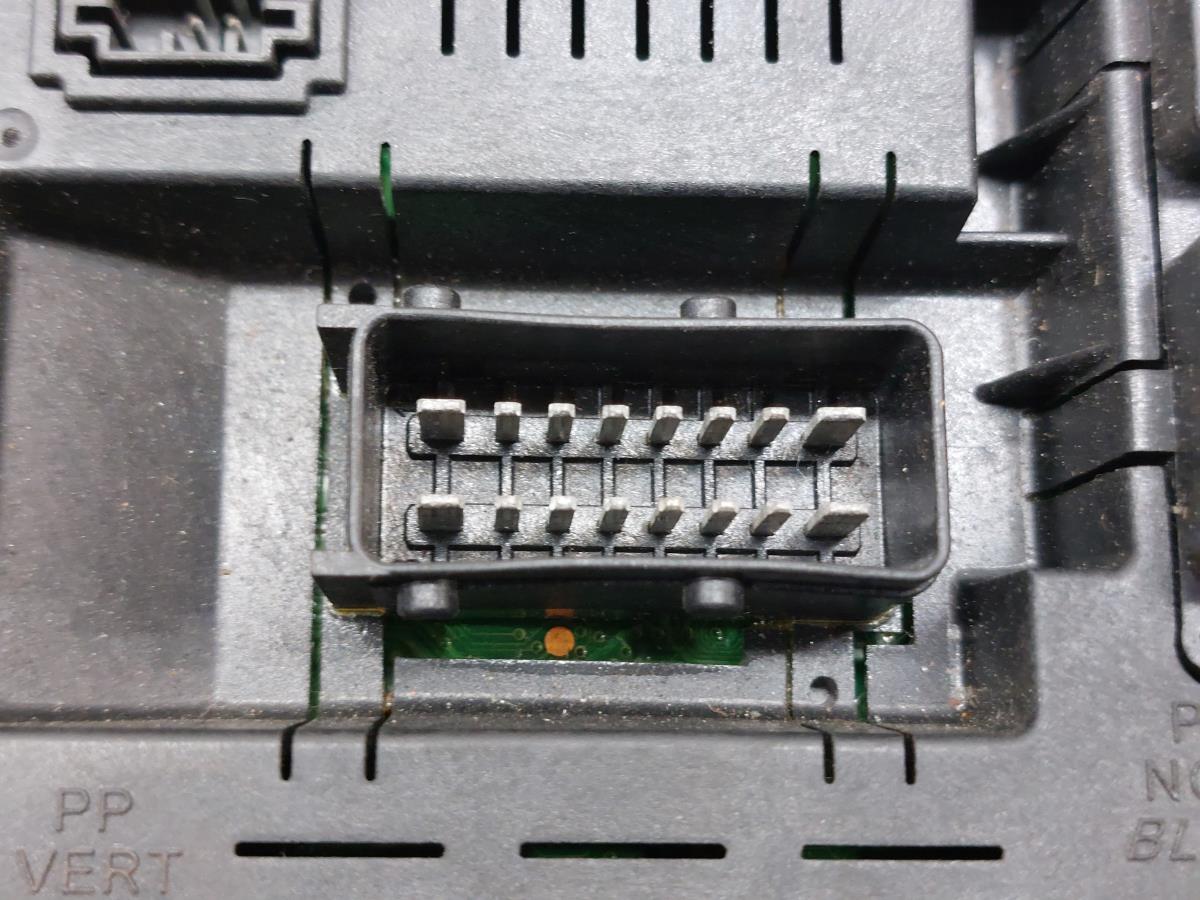 Fuse box / SAM / BSI CITROËN C4 I (LC_) Imagem-5