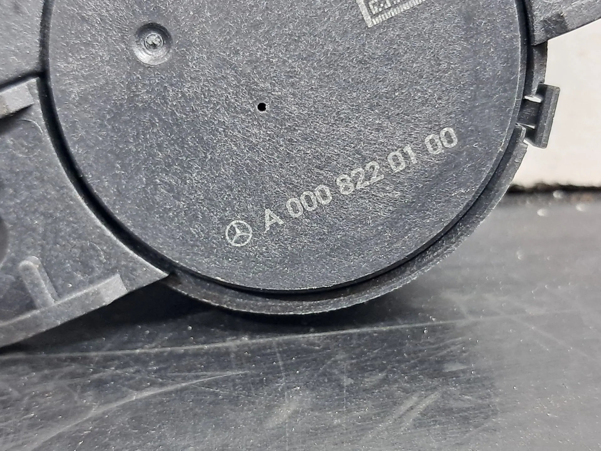 Besouro MERCEDES-BENZ Classe C (W206) Imagem-2