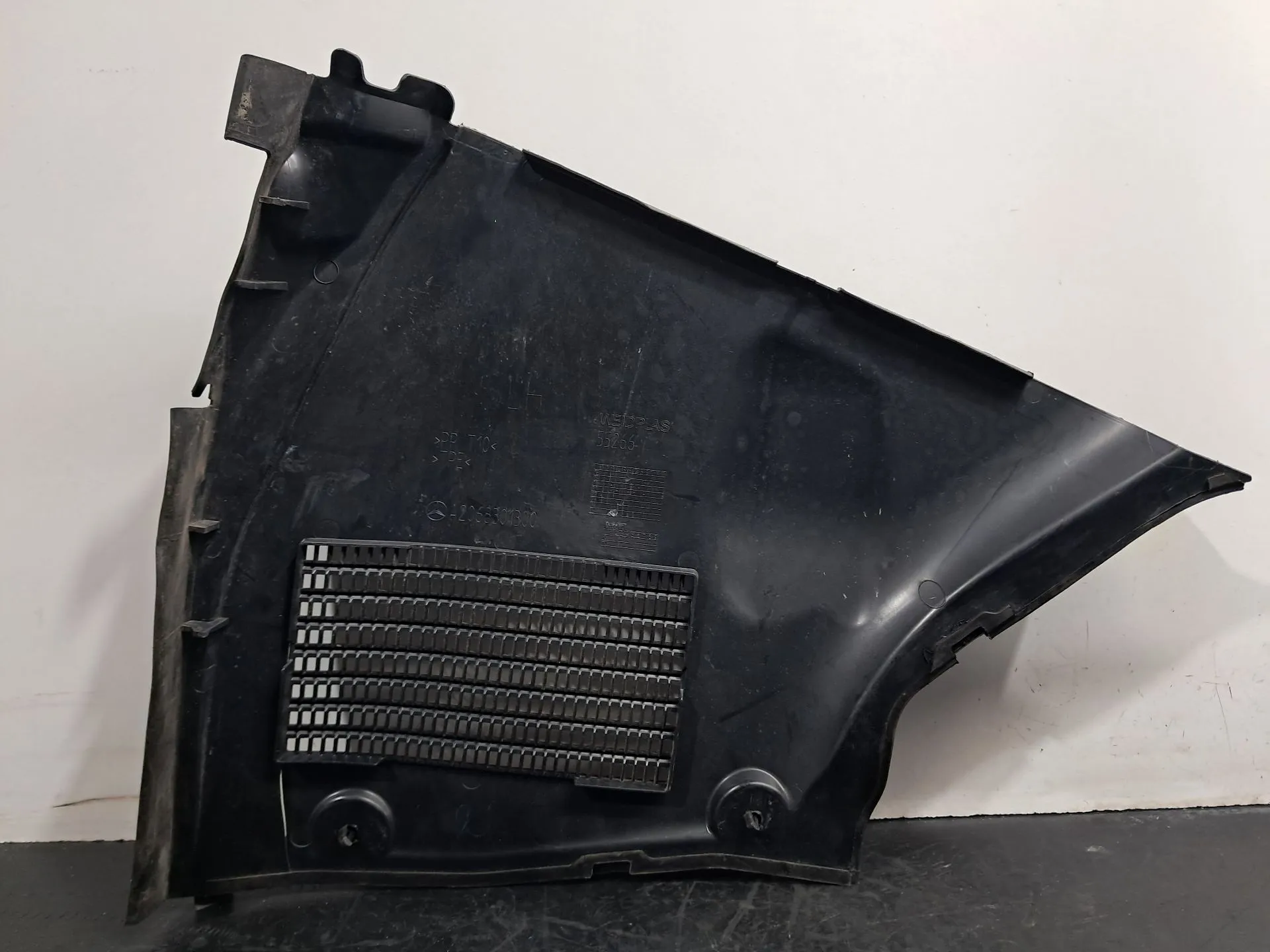 Tampa / cobertura genérica MERCEDES-BENZ Classe C (W206) Imagem-3