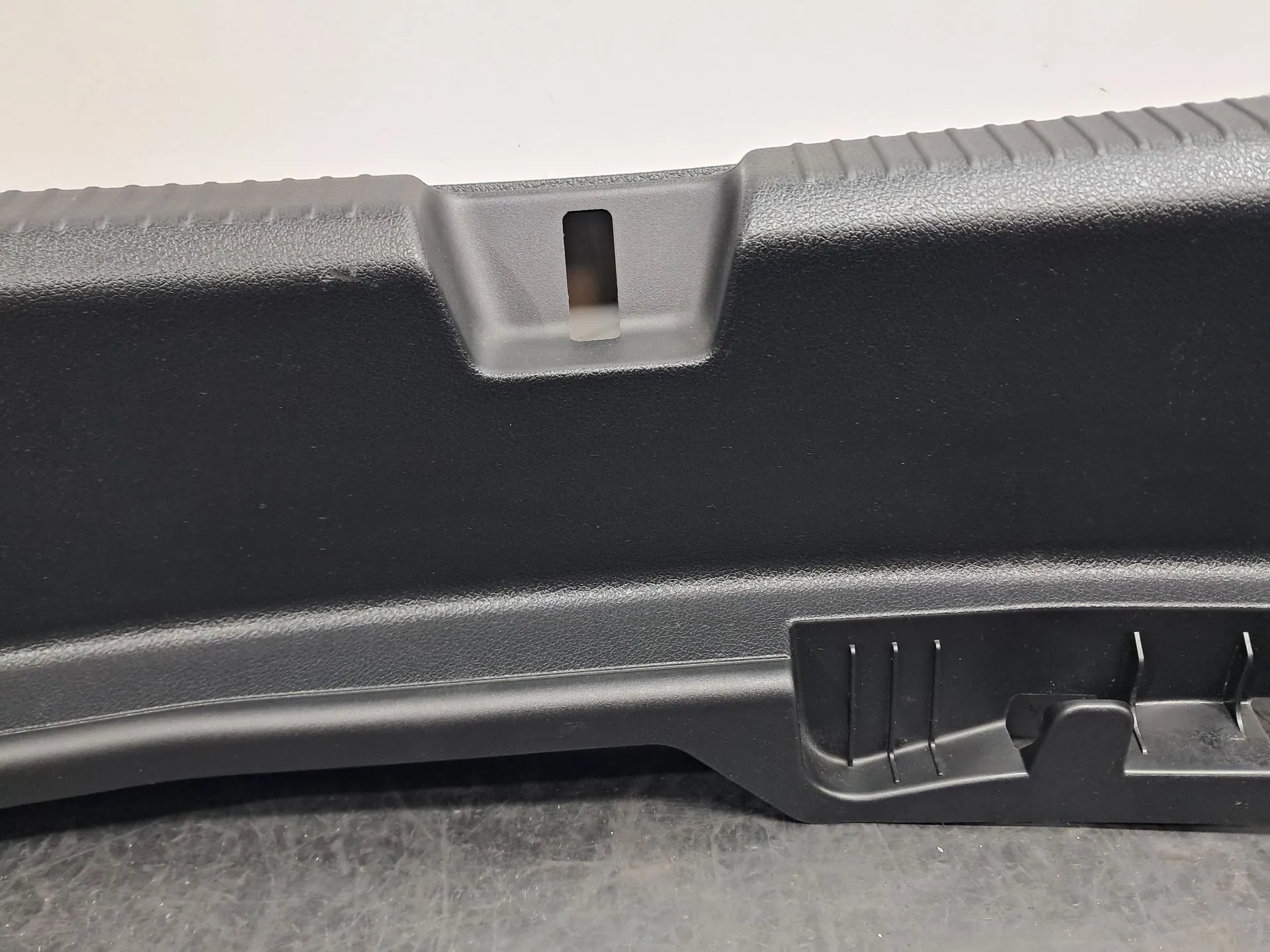 Tampa / cobertura genérica MERCEDES-BENZ Classe C (W206) Imagem-2