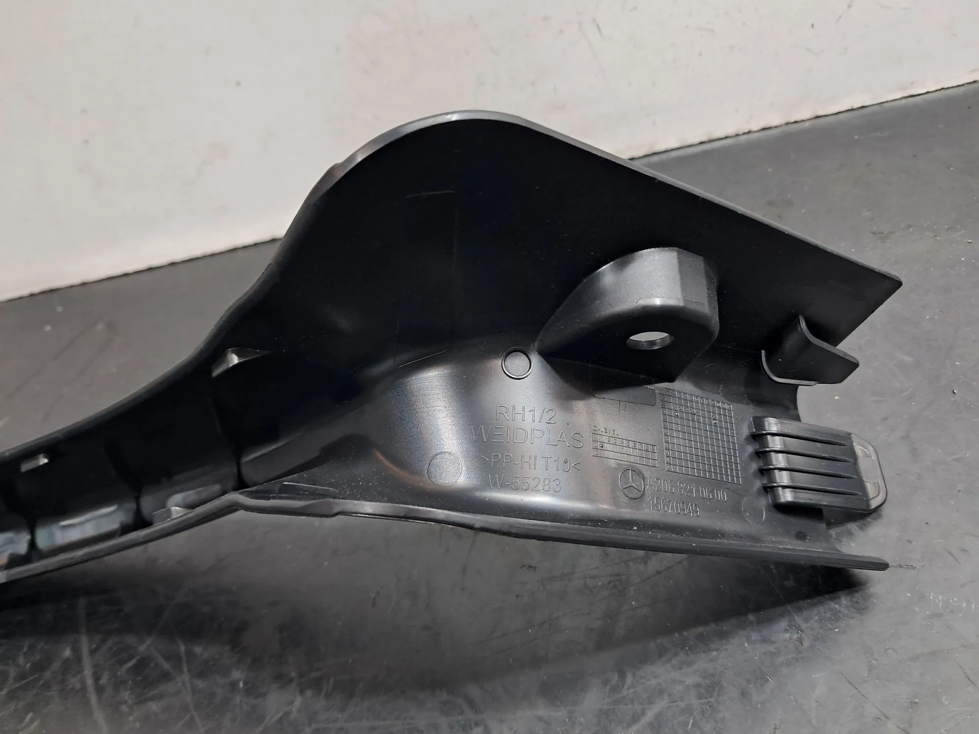 Tampa / cobertura genérica MERCEDES-BENZ Classe C (W206) Imagem-5