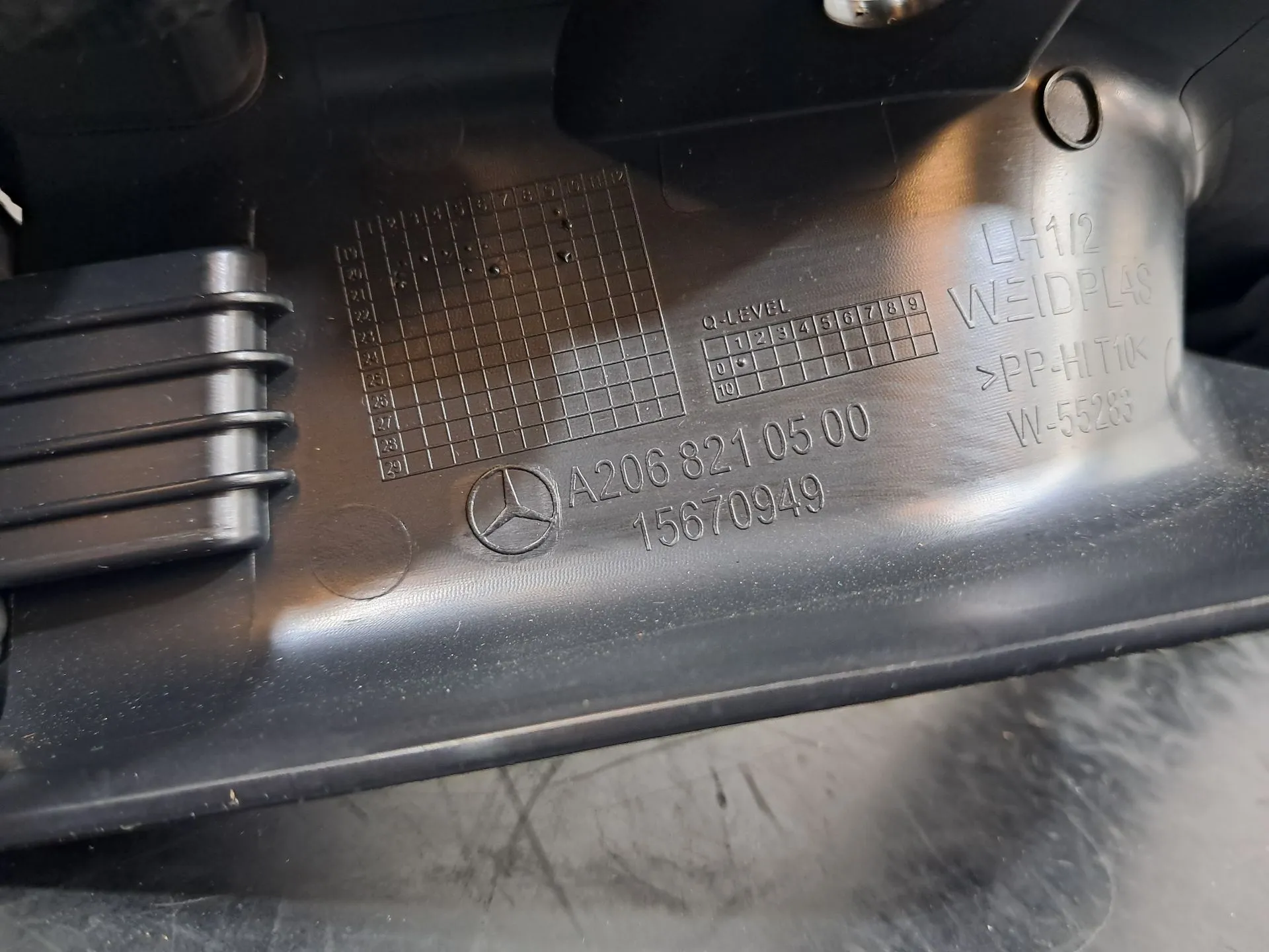 Tampa / cobertura genérica MERCEDES-BENZ Classe C (W206) Imagem-10