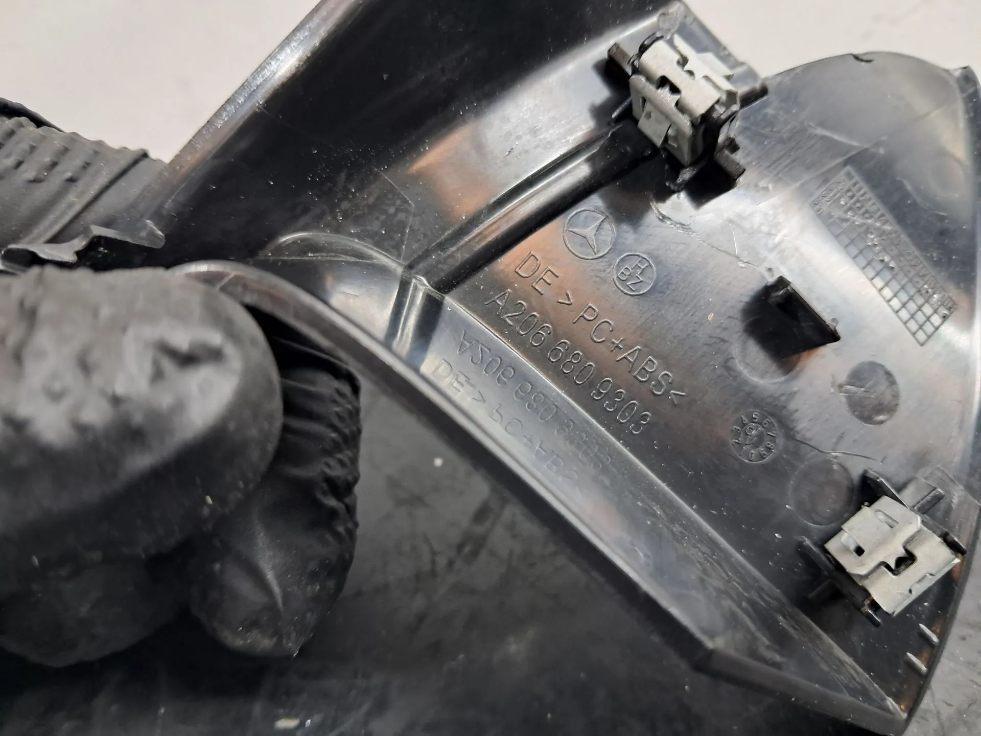 Tampa / cobertura genérica MERCEDES-BENZ Classe C (W206) Imagem-3