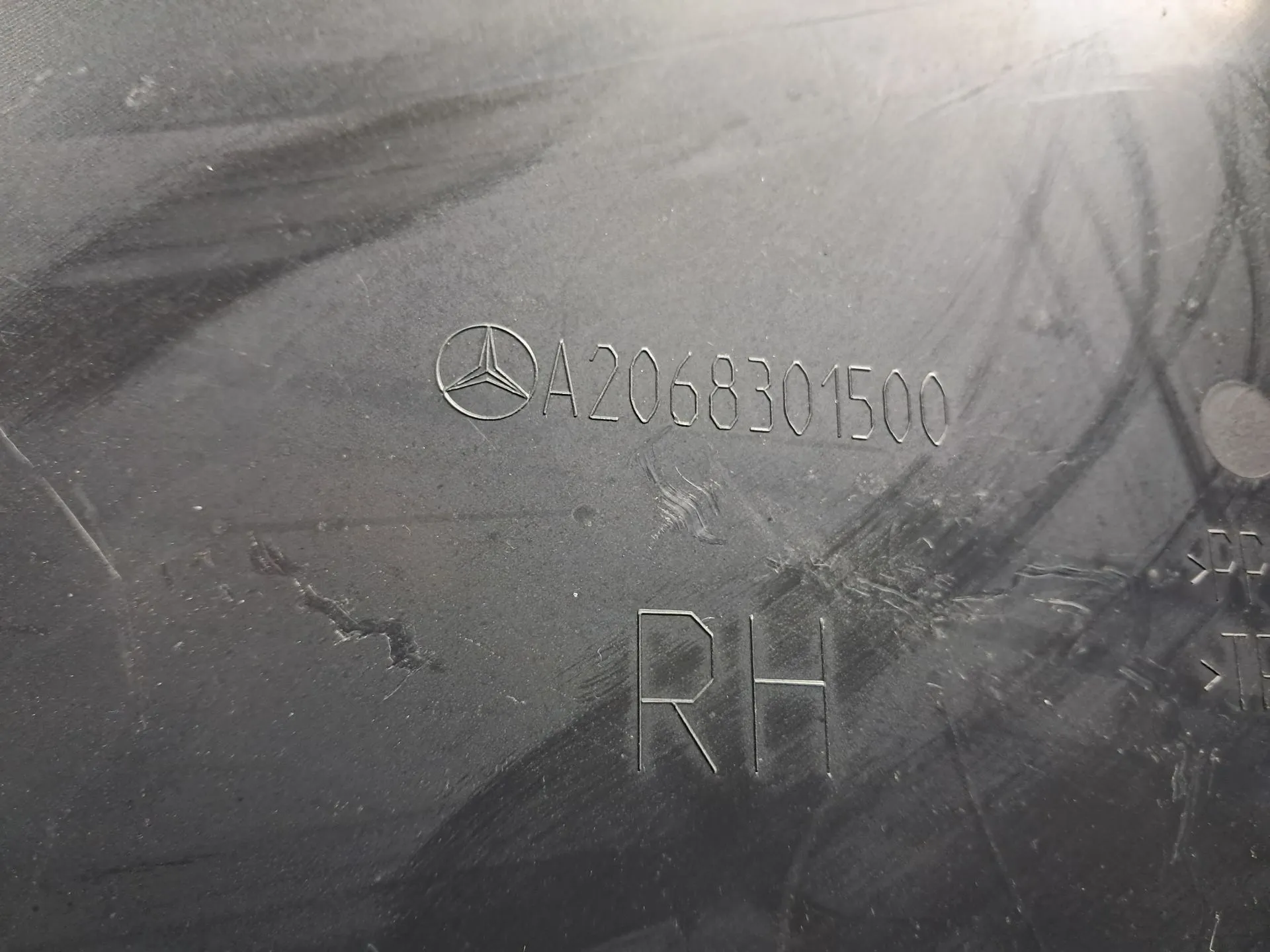 Tampa / cobertura genérica MERCEDES-BENZ Classe C (W206) Imagem-9