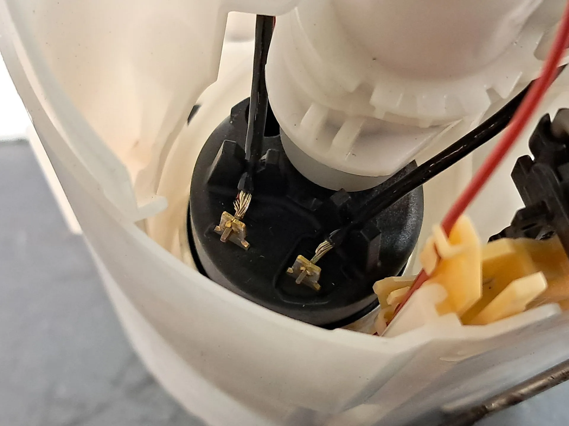 Bomba de combustible AUDI Q3 Sportback (F3N) Imagem-6