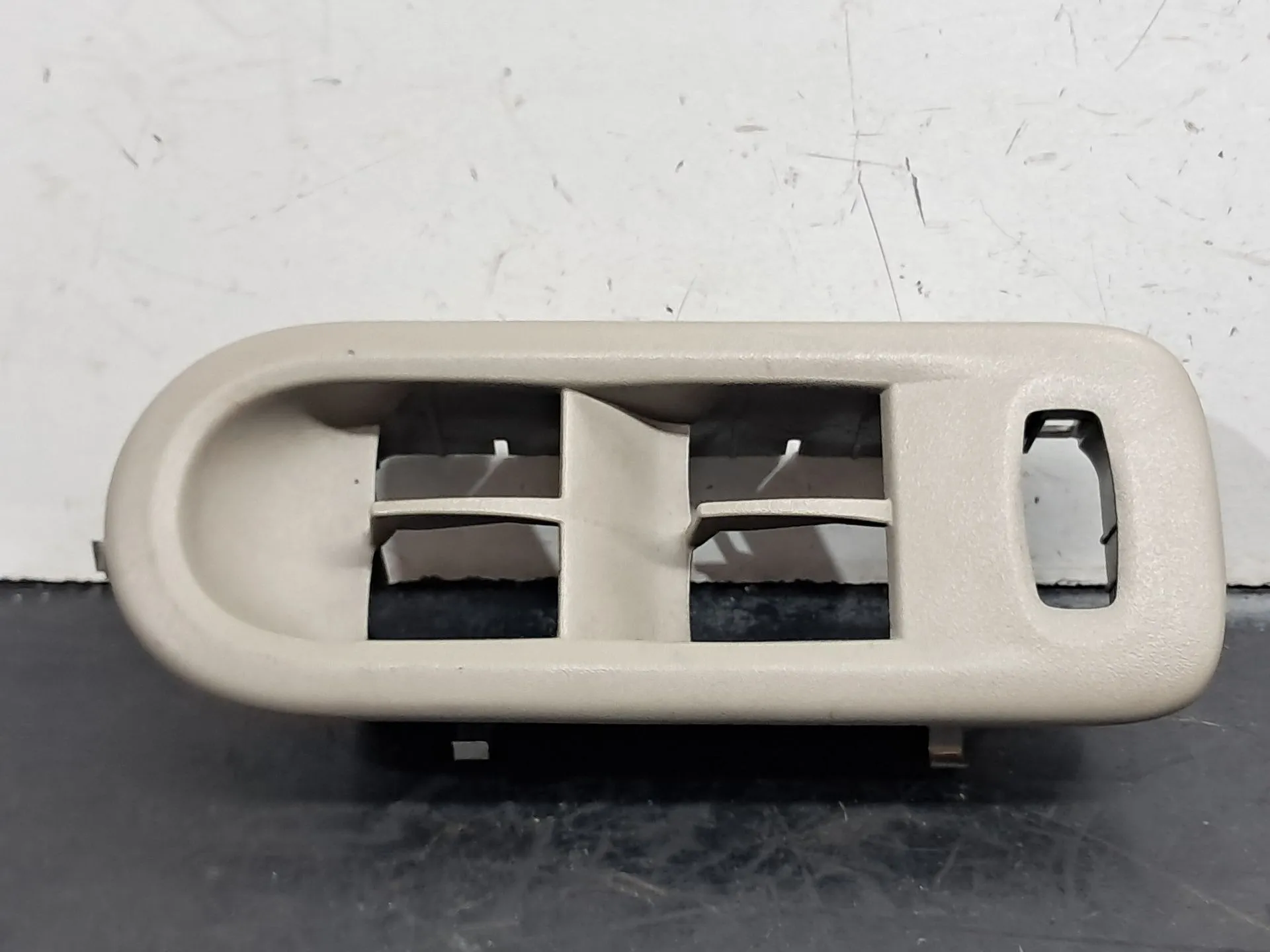 Tampa / cobertura genérica RENAULT Clio III (BR0/1, CR0/1) Imagem-1