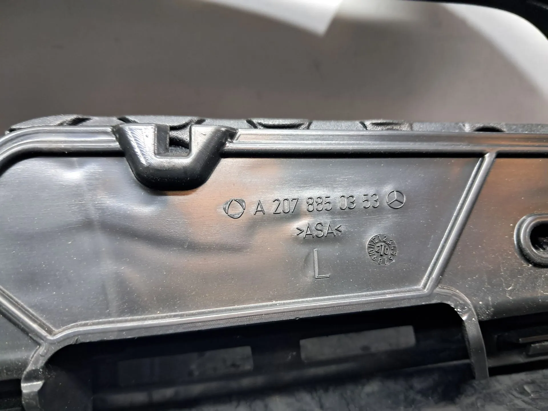 Tampa / cobertura genérica MERCEDES-BENZ Classe E Coupé (C207) Imagem-4