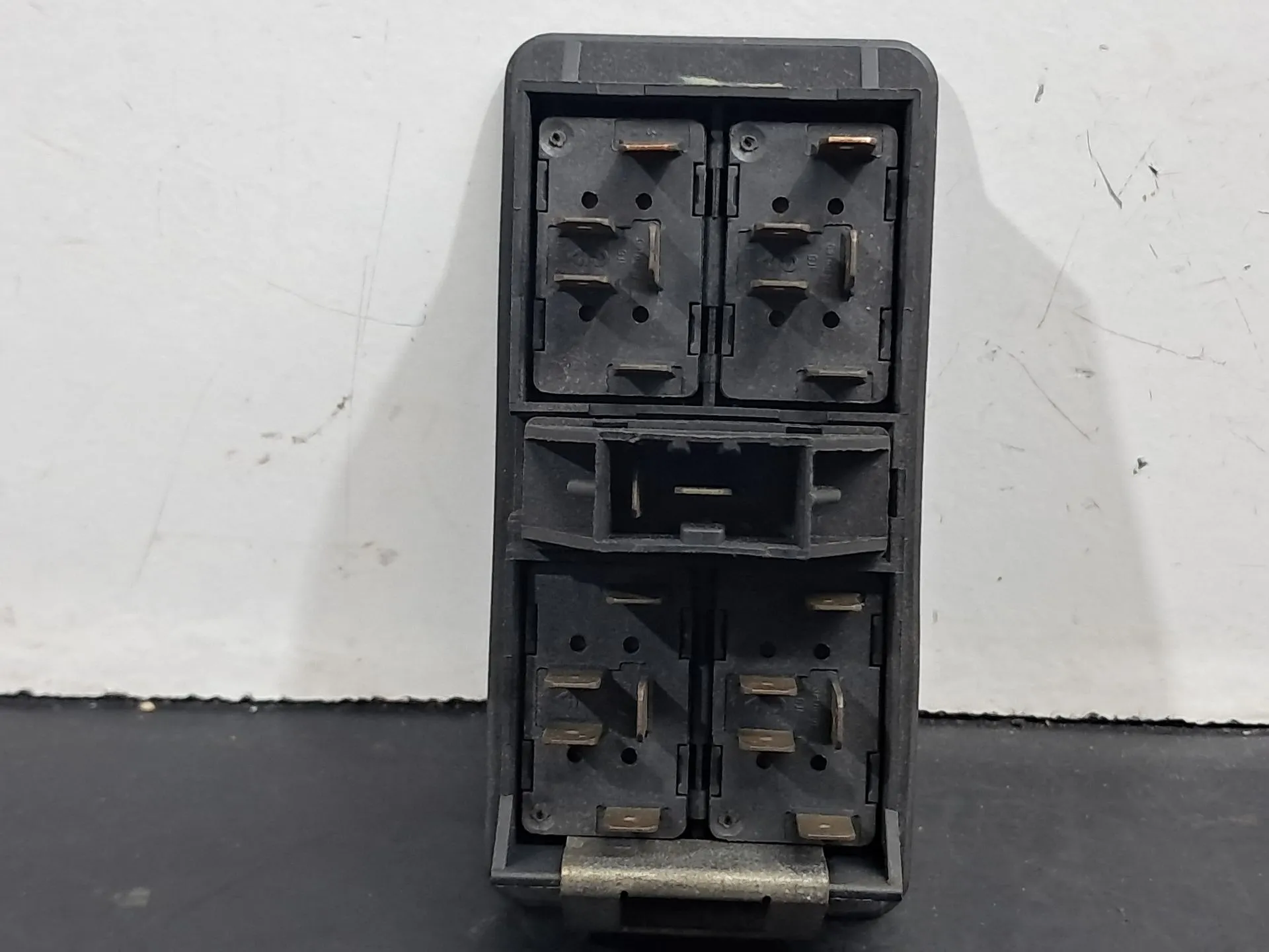 Commande / interrupteur lève-vitre Avant gauche AUDI A6 (4A2, C4) Imagem-3