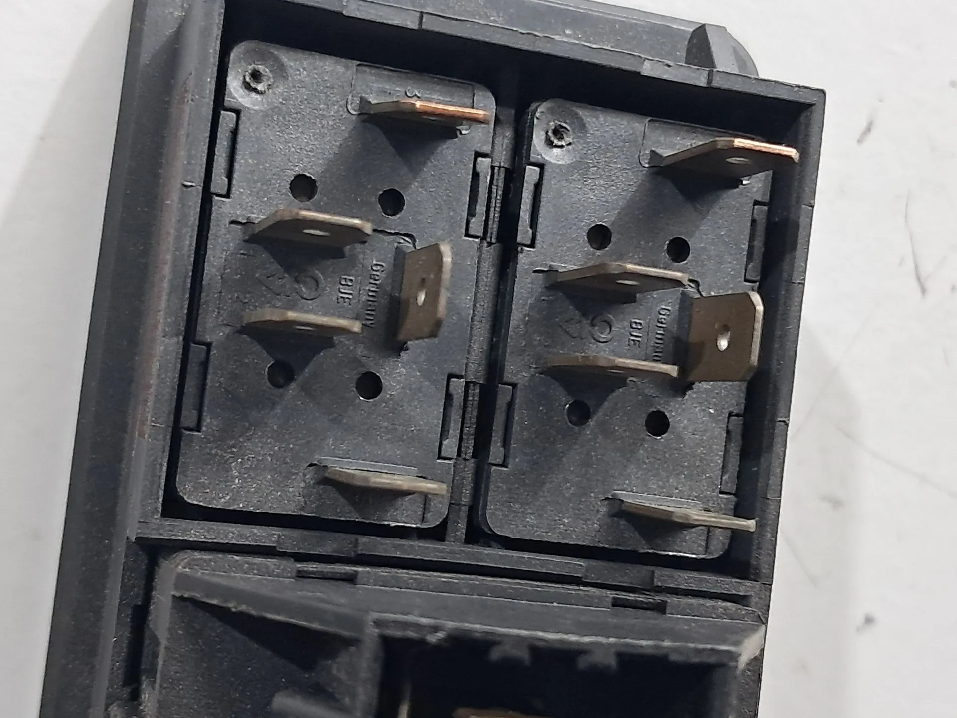 Commande / interrupteur lève-vitre Avant gauche AUDI A6 (4A2, C4) Imagem-4