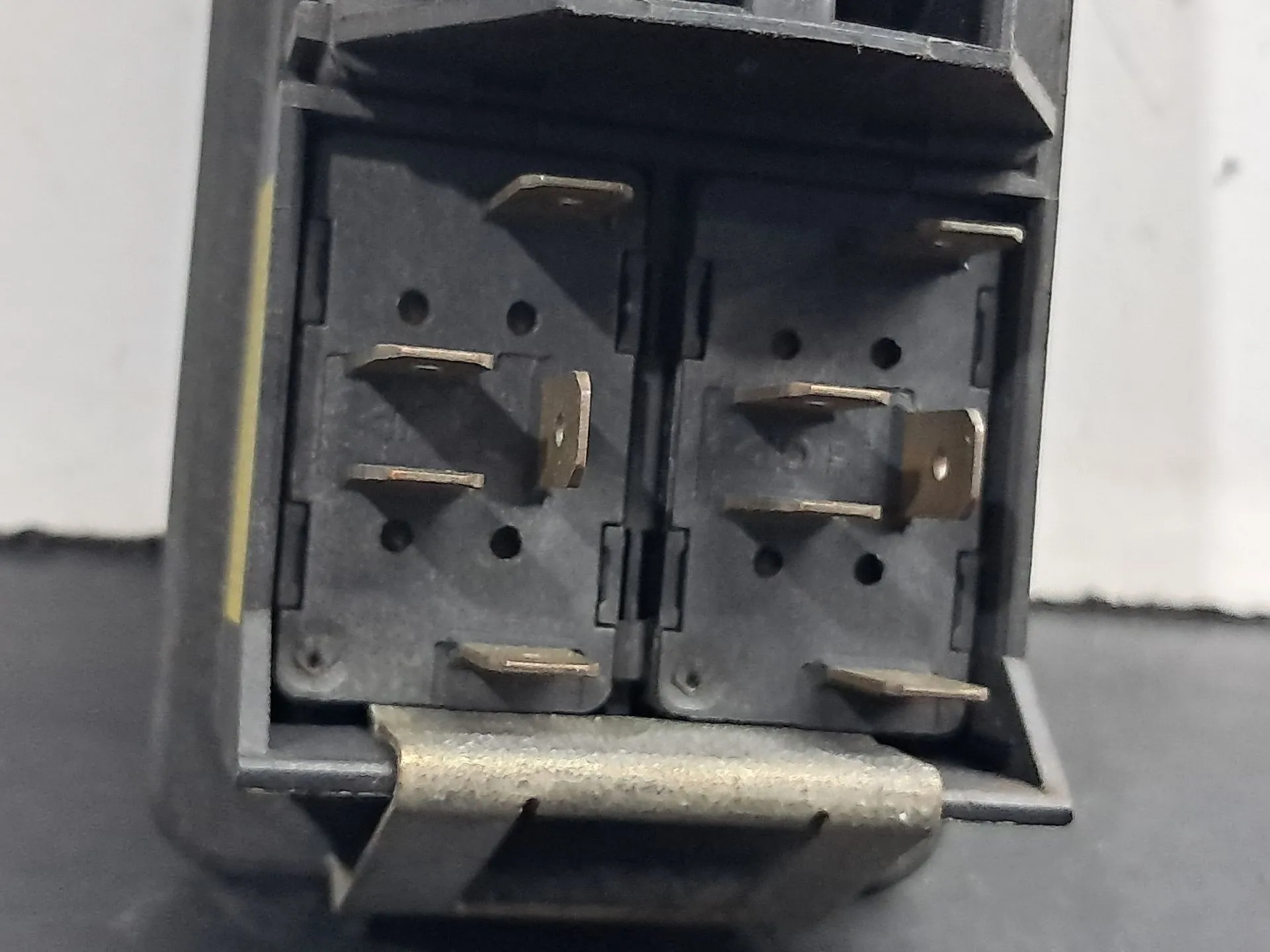 Commande / interrupteur lève-vitre Avant gauche AUDI A6 (4A2, C4) Imagem-6