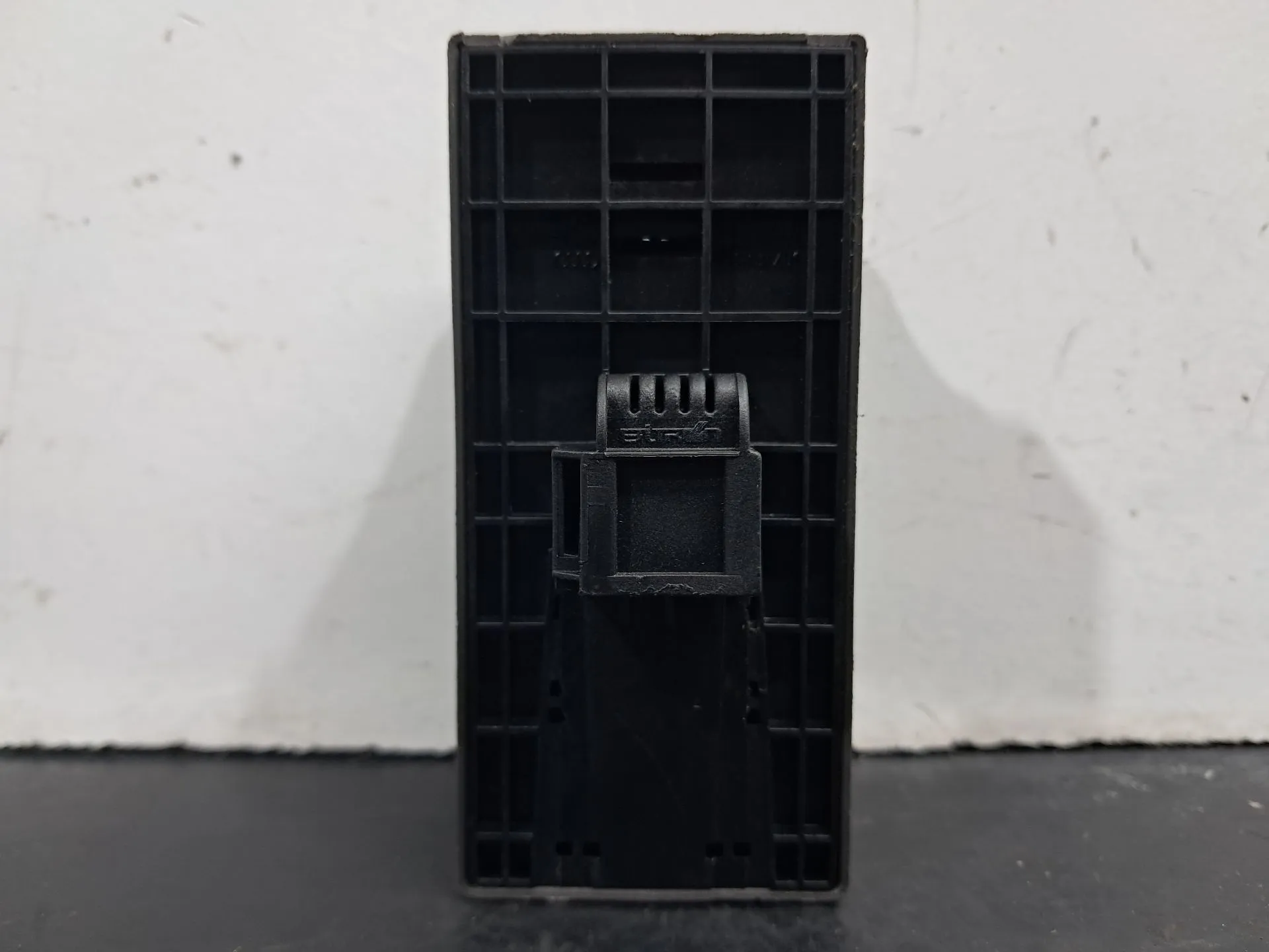 Commande / interrupteur lève-vitre Avant gauche AUDI A1 Sportback (8XA, 8XF) Imagem-3