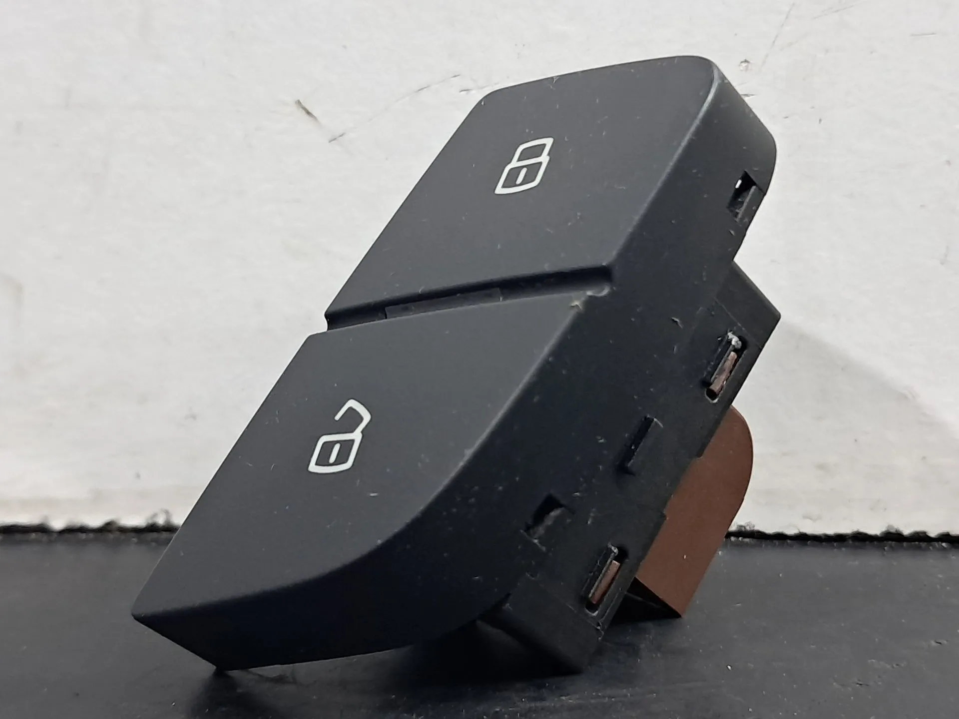 Botón / interruptor bloqueo de puertas AUDI A1 Sportback (8XA, 8XF) Imagem-1