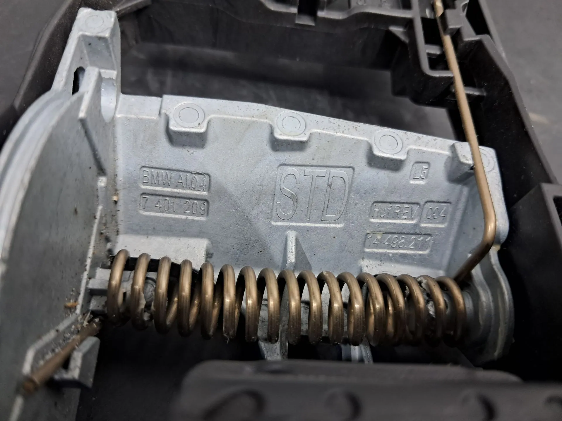 Support poignée porte arrière gauche BMW 2 Gran Tourer (F46) Imagem-4