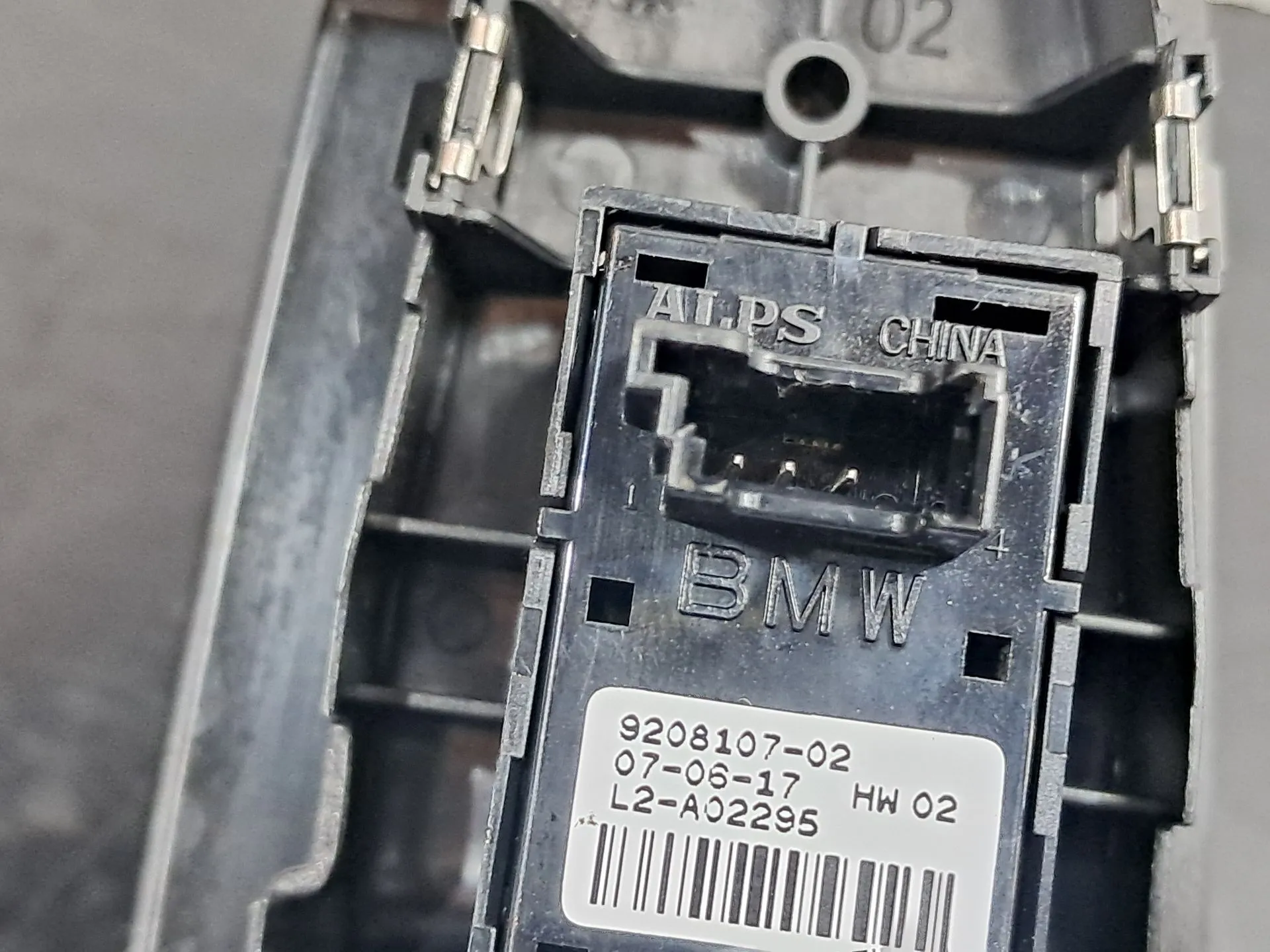 Commande / interrupteur lève-vitre Arrière gauche BMW 2 Gran Tourer (F46) Imagem-5