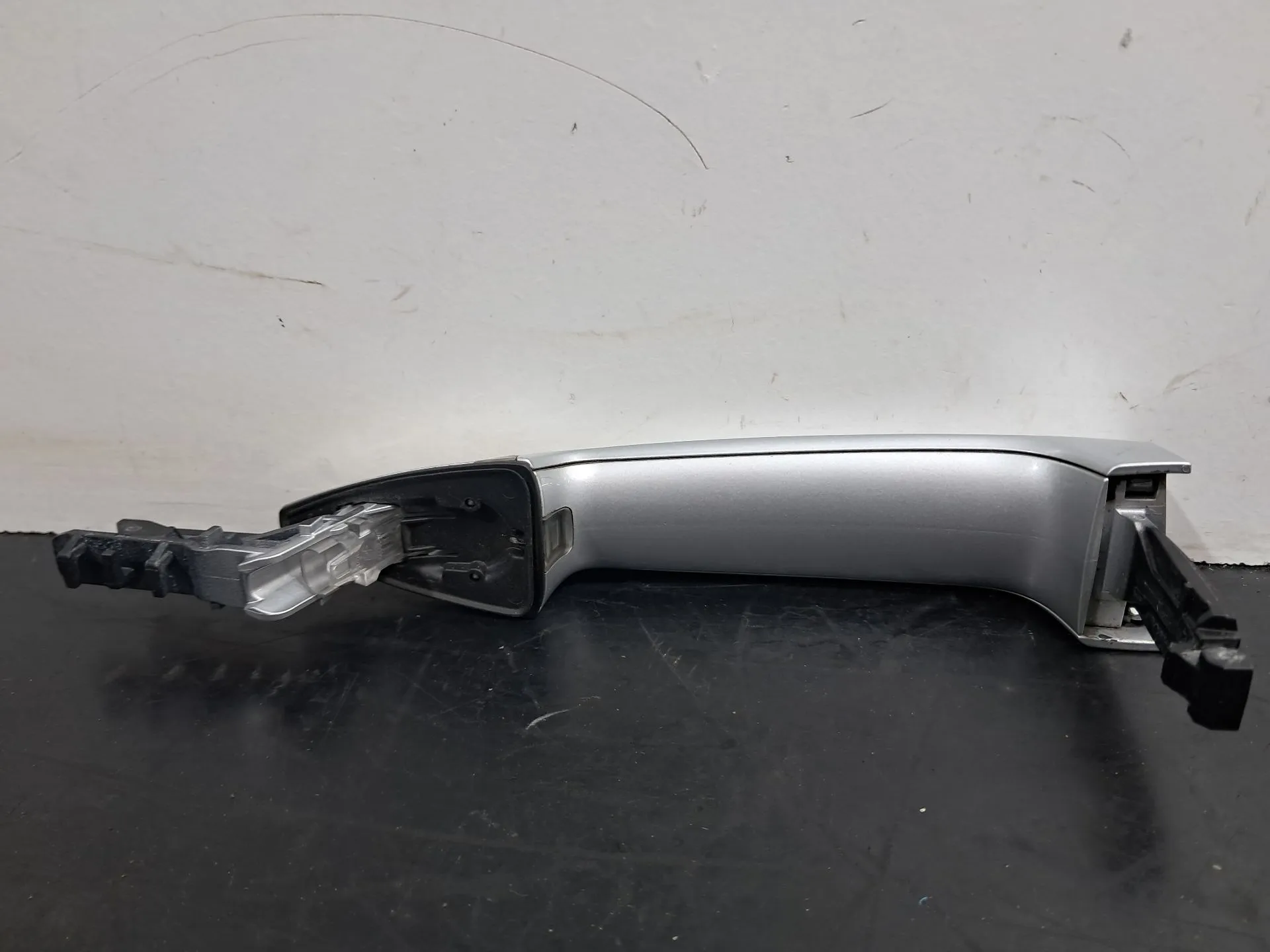 Poignée de porte arrière gauche BMW 2 Gran Tourer (F46) Imagem-4