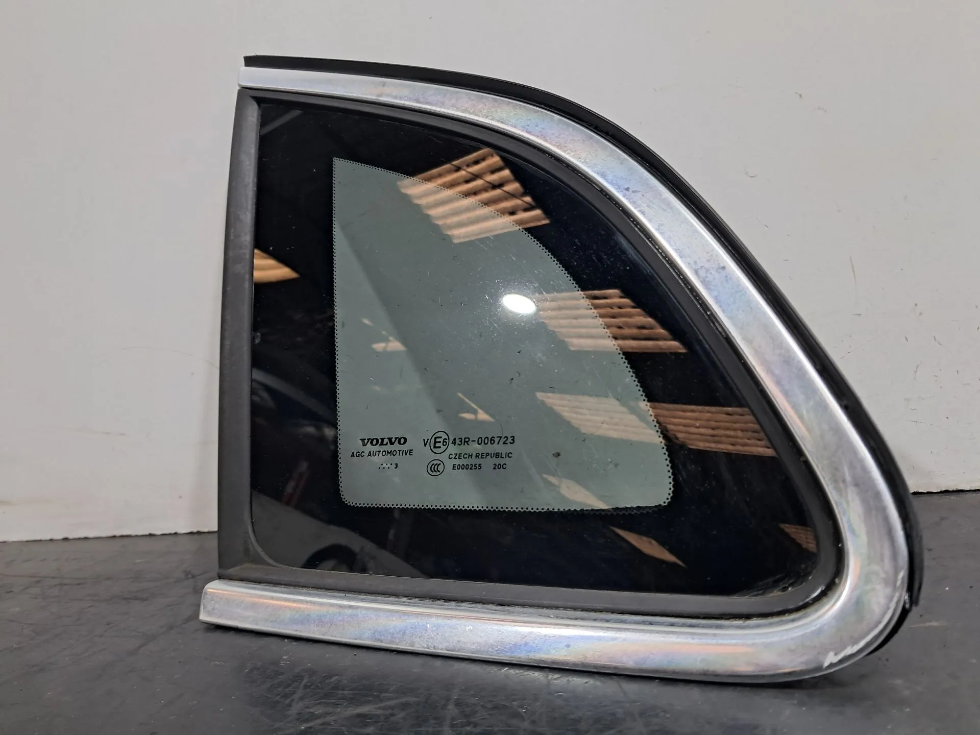 Vetro del pannello posteriore sinistro VOLVO V40 Hatchback Imagem-1