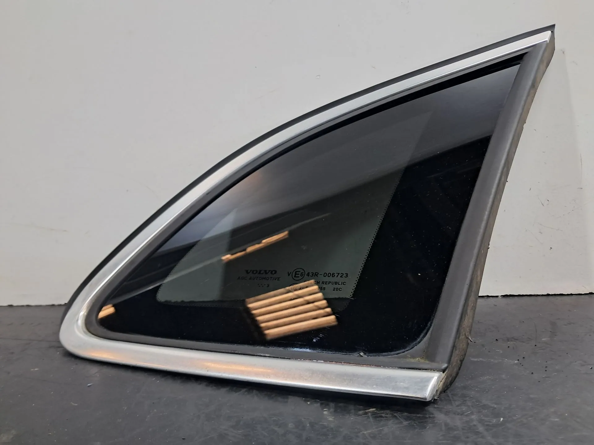 Vetro del pannello posteriore destro VOLVO V40 Hatchback Imagem-1