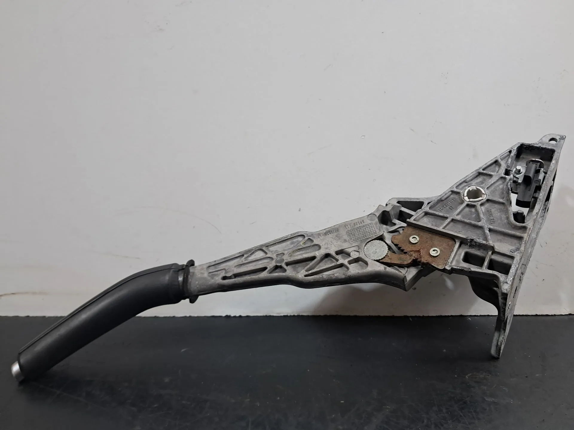 Freno a mano / di stazionamento VOLVO V40 Hatchback Imagem-2