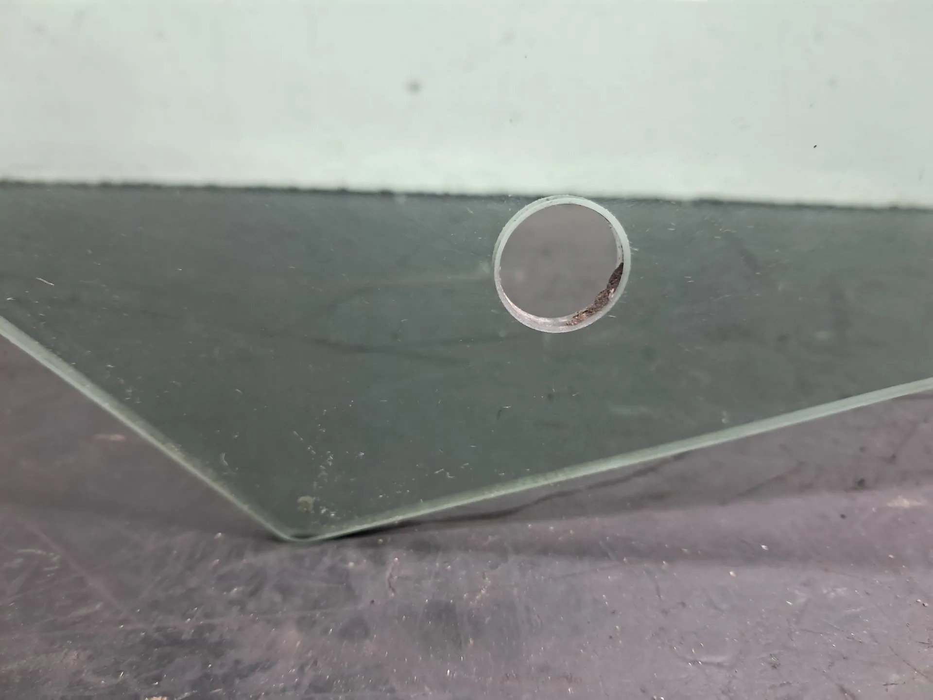 Vetro porta anteriore destra VOLVO V40 Hatchback Imagem-1