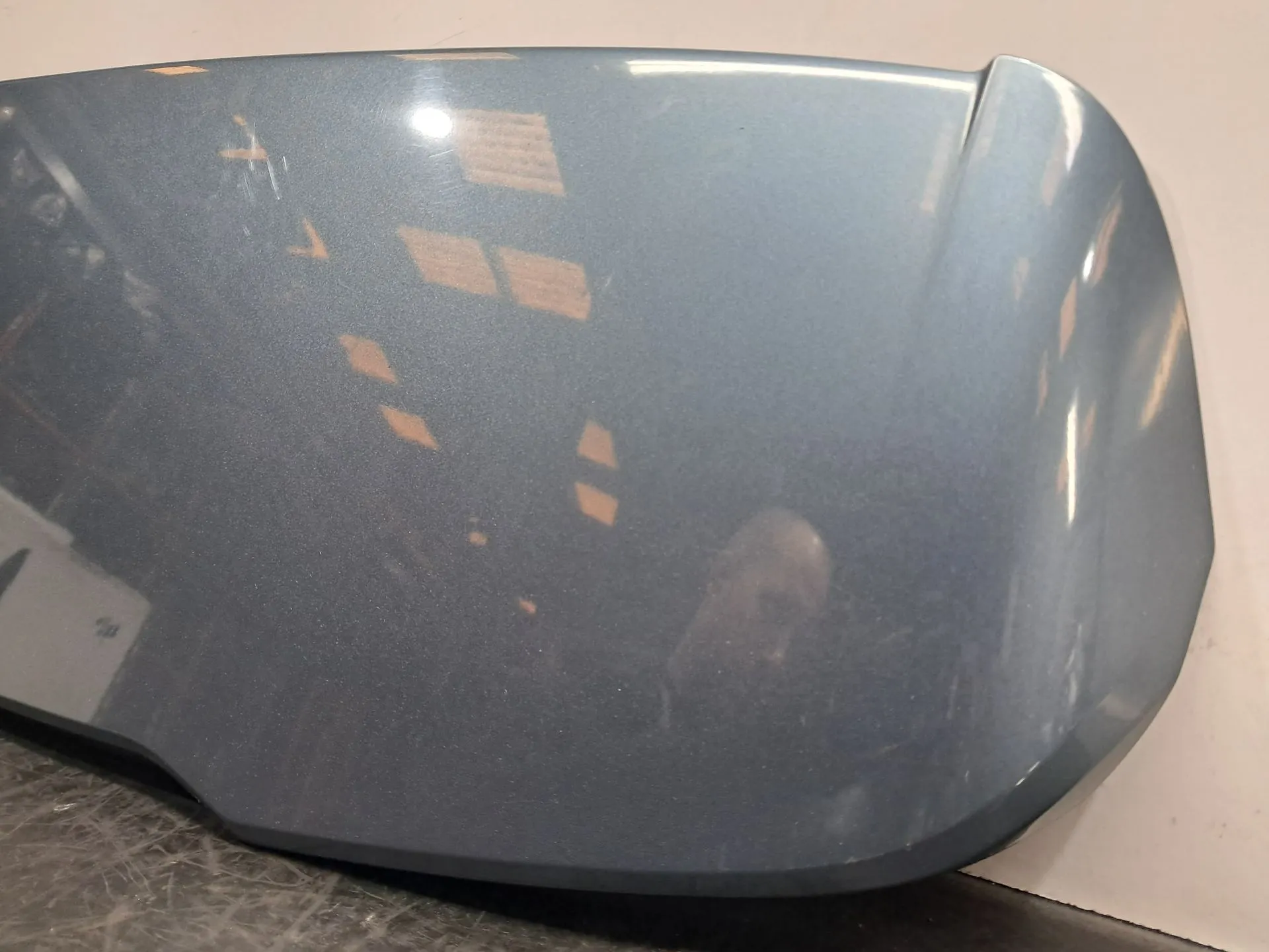 Spoiler portellone VOLVO V40 Hatchback Imagem-1